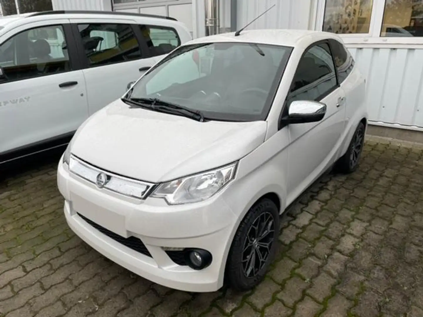 Aixam City e-City Elektro Webasto-Standheizung*Kamera*Leder Weiß - 1
