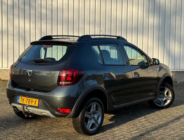 Dacia Sandero view 5