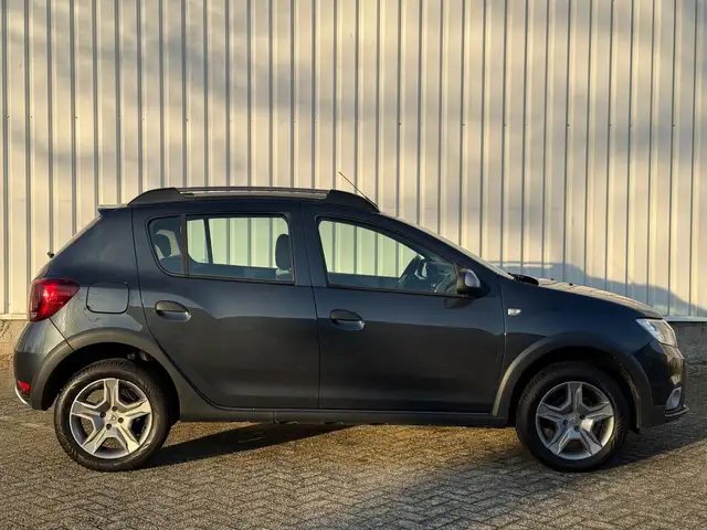 Dacia Sandero view 10