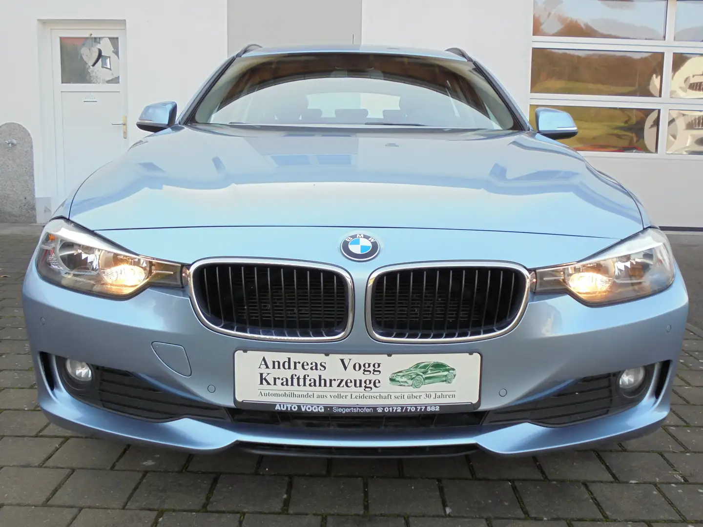 BMW 320 320 d Touring F31 sehr gepflegt aus 2-Hand Bleu - 2
