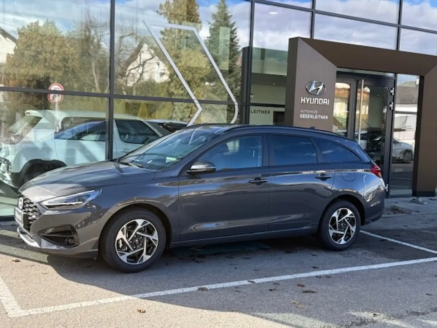 Hyundai i30 Kombi 1,0 TGDI Go! c6kg1 Grau - 2