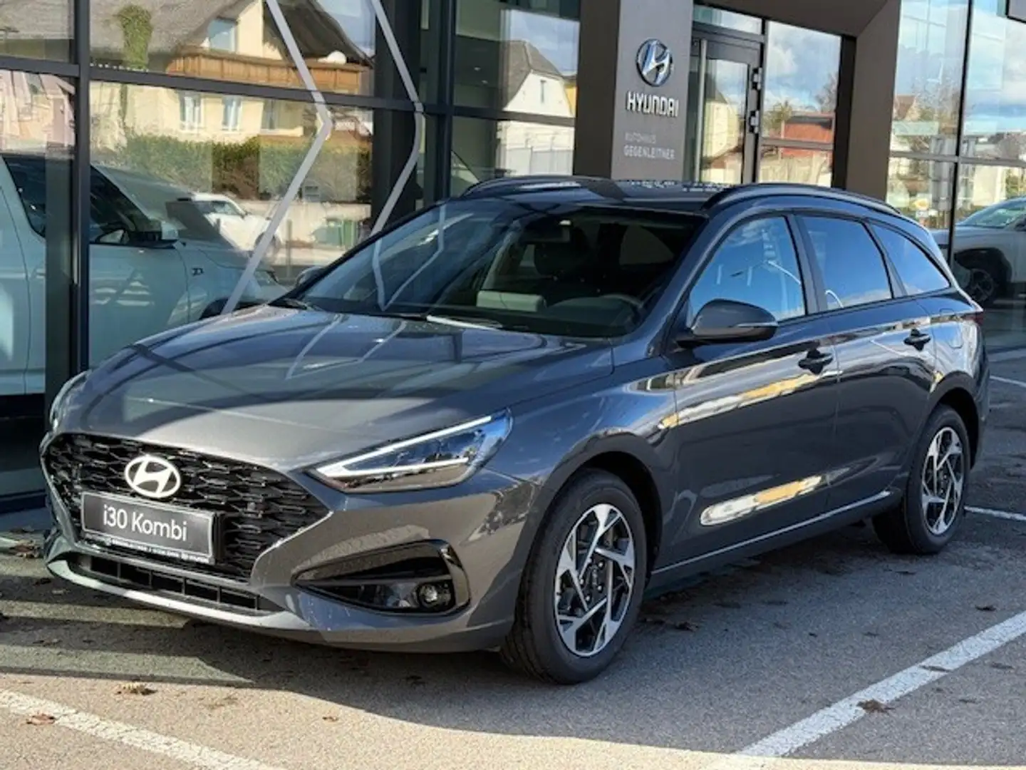 Hyundai i30 Kombi 1,0 TGDI Go! c6kg1 Grau - 1