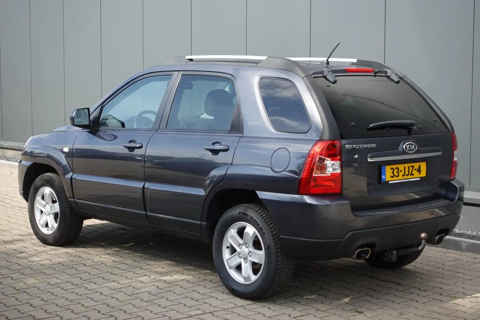 Kia Sportage 2.0 CVVT X-tra Gris - 2
