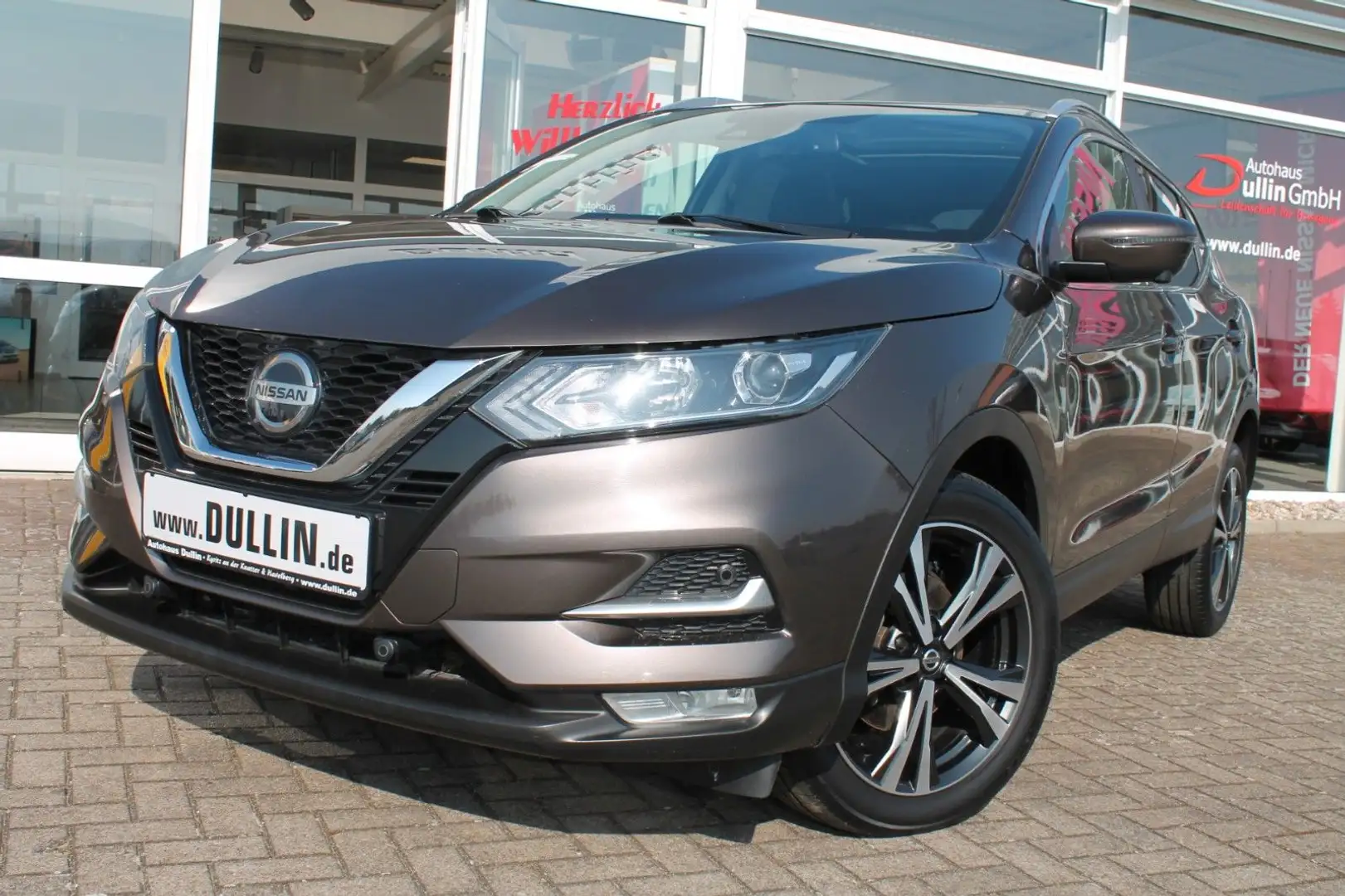 Nissan Qashqai N-Connecta 1,7 dCi 4x4 AHZV Braun - 1