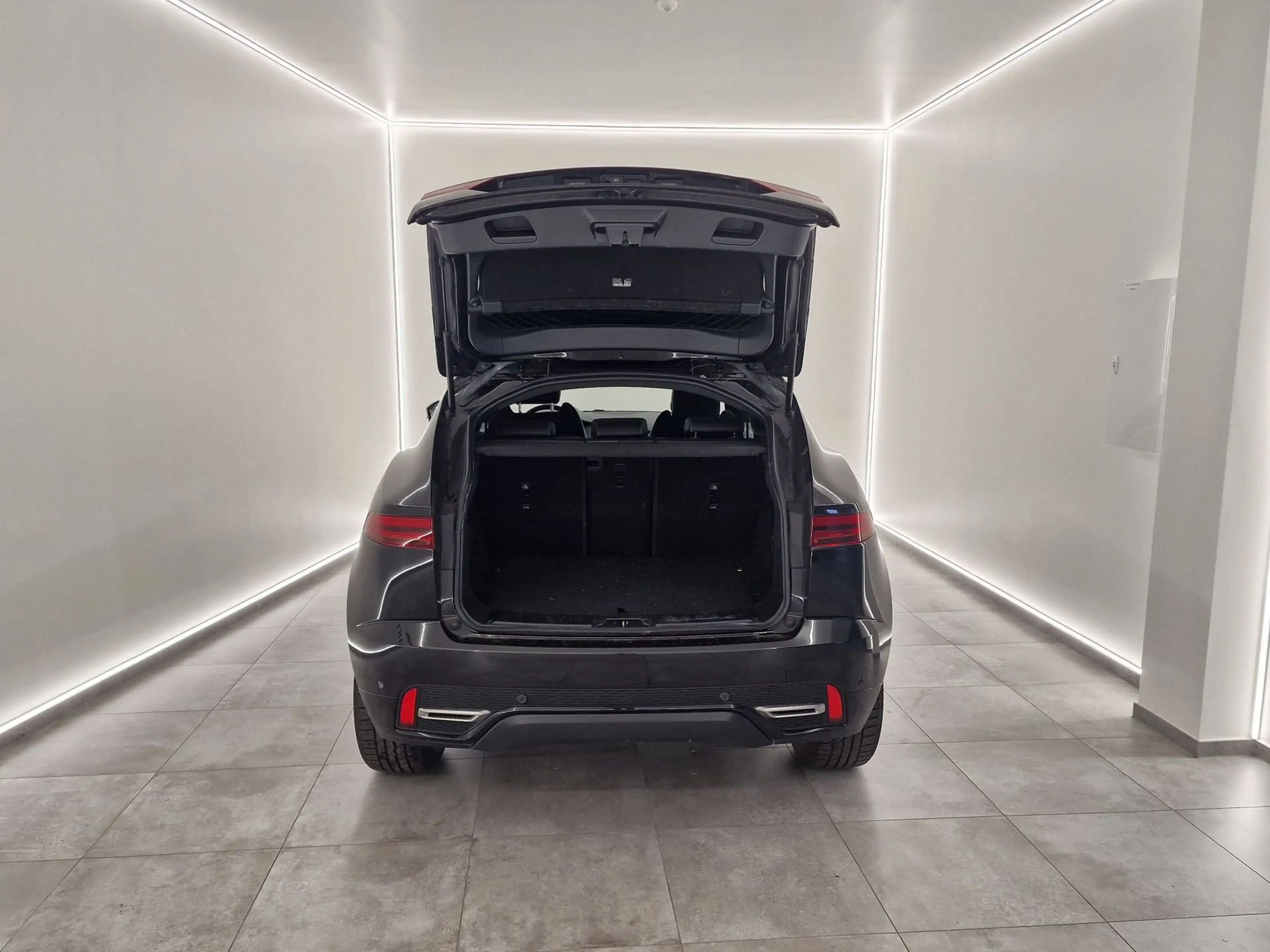 Jaguar E-Pace P300 PLUG-IN HYBRID AUTOMAAT +TAL VAN OPTIES-30000KM!!!! — photo 4