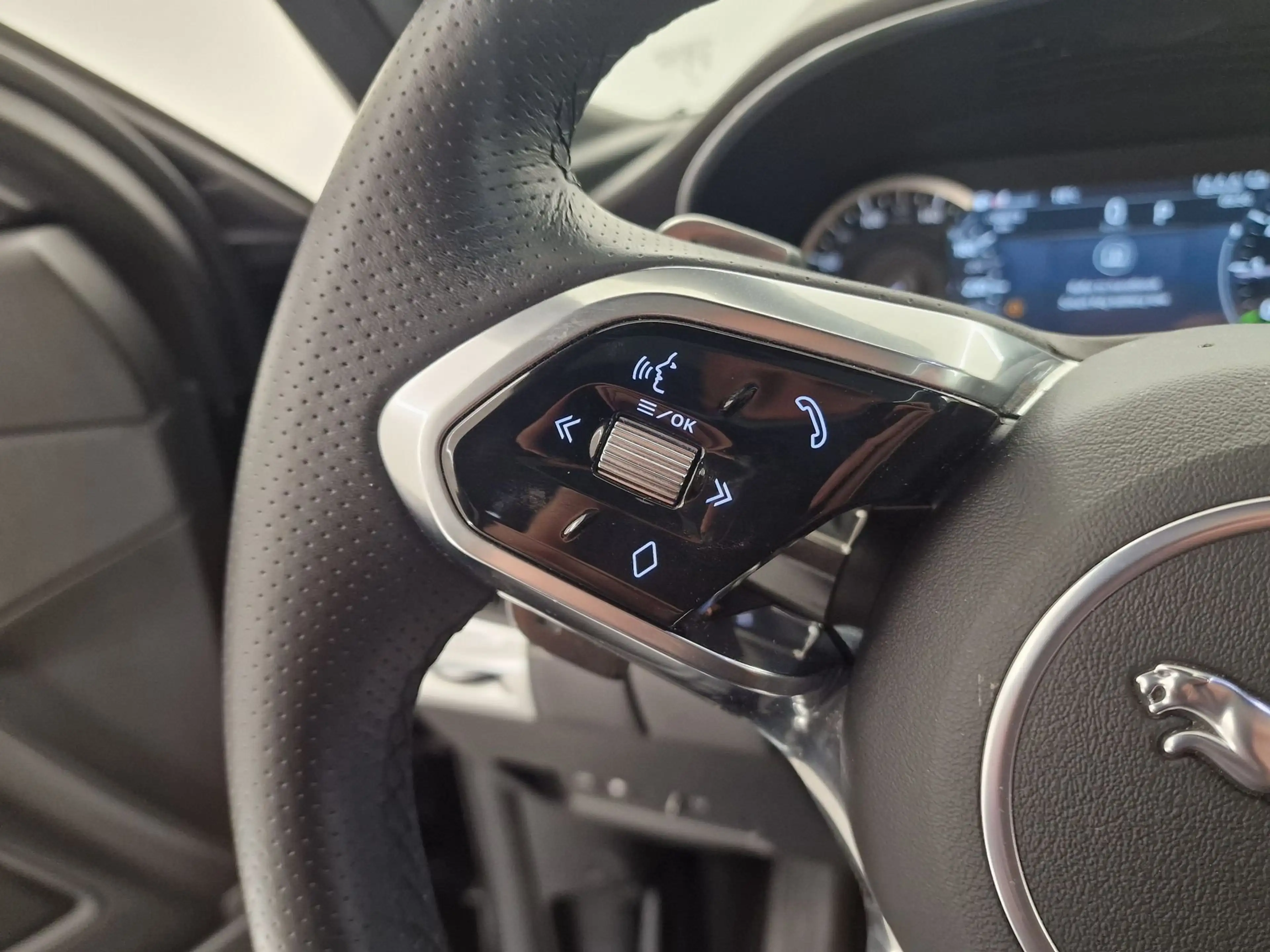 Jaguar E-Pace P300 PLUG-IN HYBRID AUTOMAAT +TAL VAN OPTIES-30000KM!!!! — photo 11