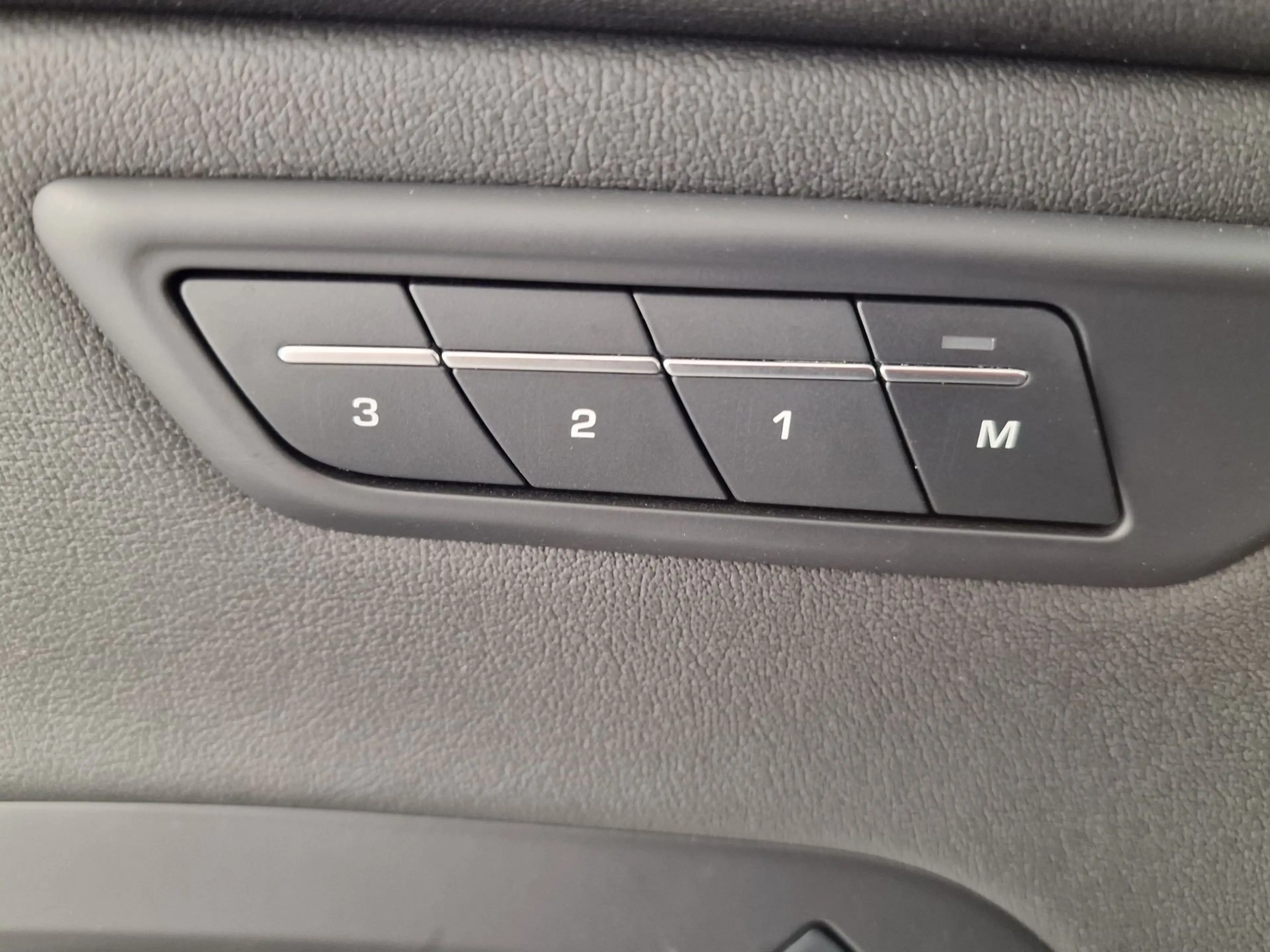 Jaguar E-Pace P300 PLUG-IN HYBRID AUTOMAAT +TAL VAN OPTIES-30000KM!!!! — photo 10