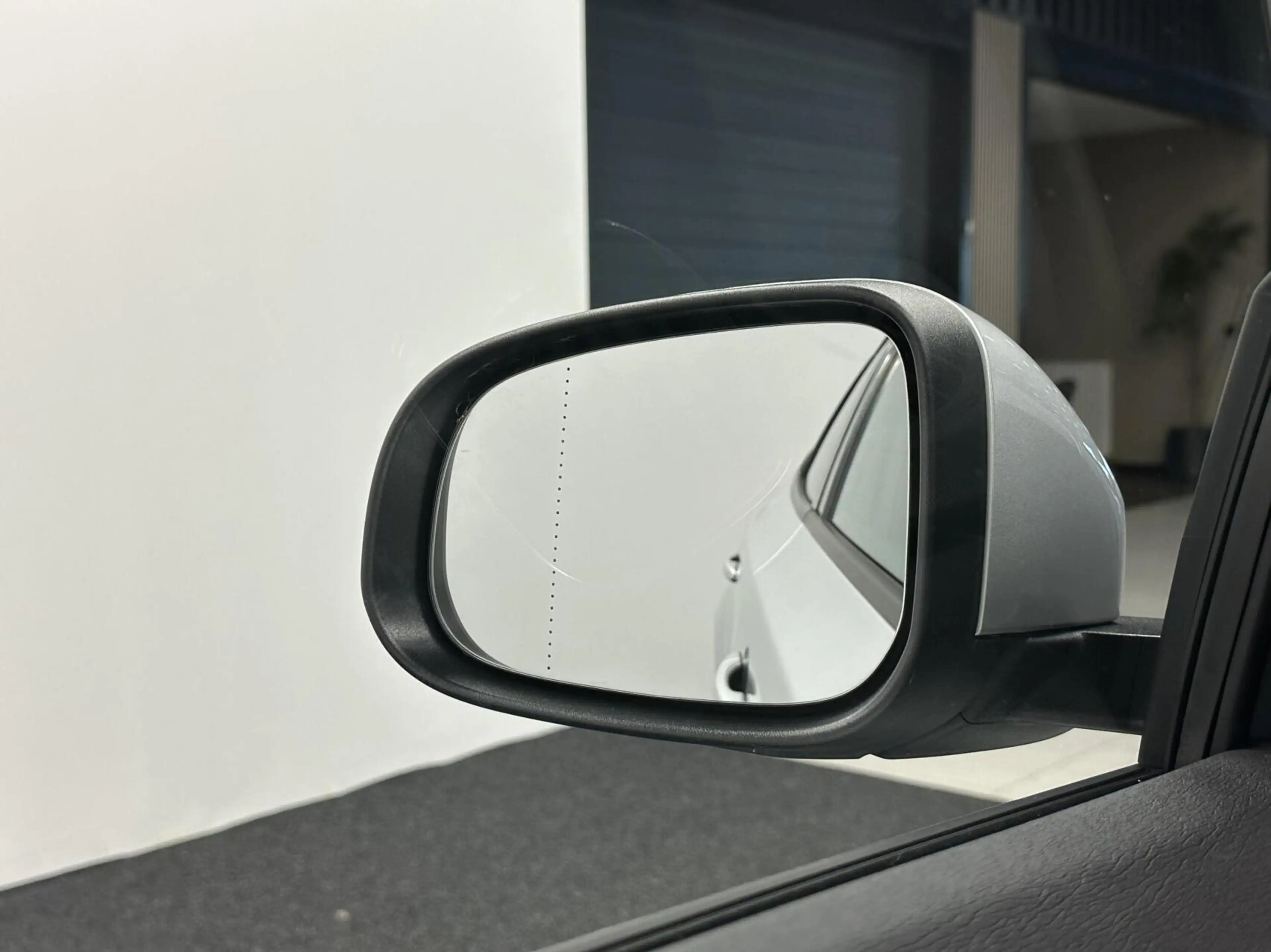 Volvo V40 2.0 T2 Summum NAVI LM CRUISE STOELVERWARMING 10800 — photo 12