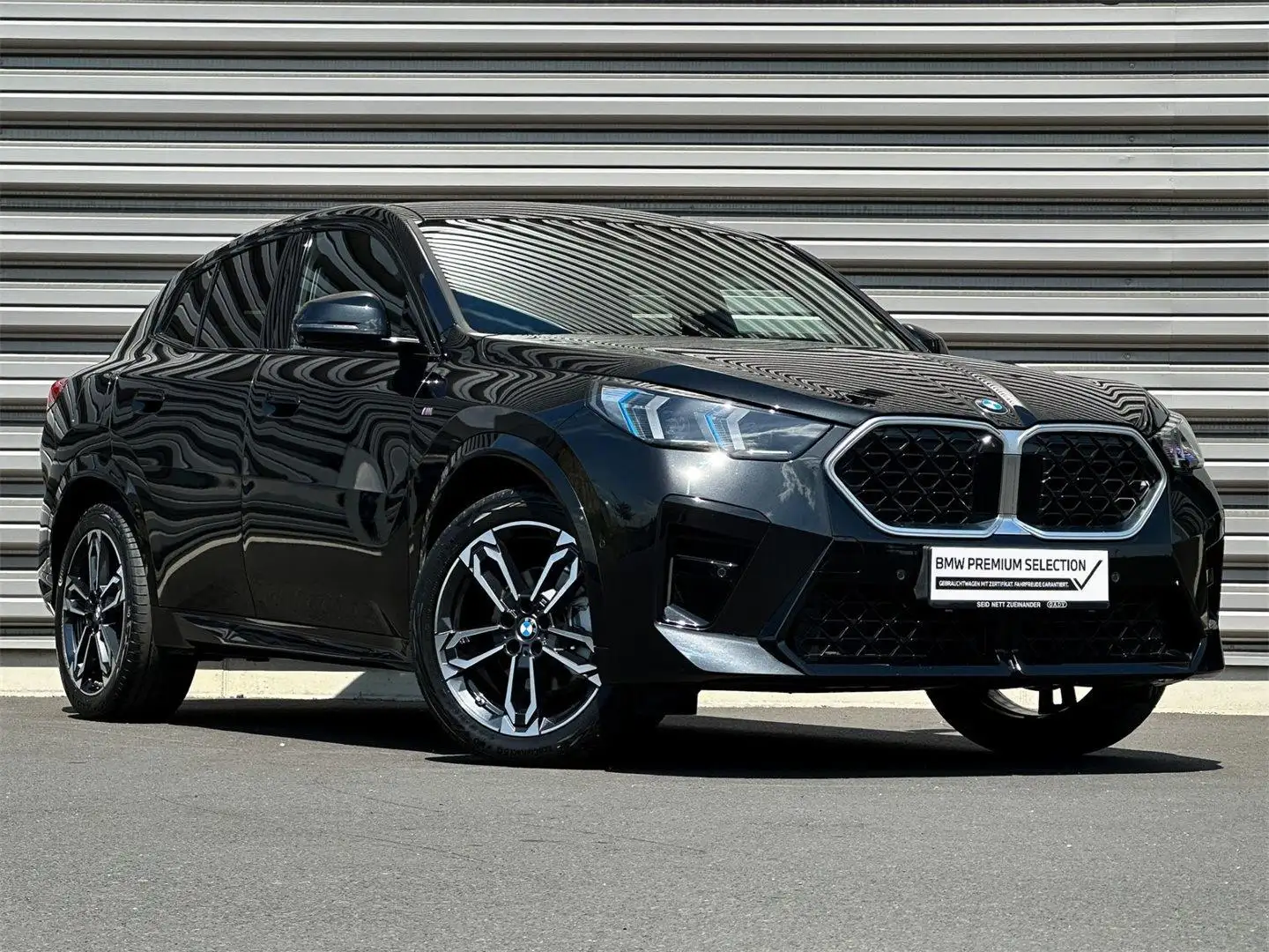 BMW X2 sDrive18d Schwarz - 2