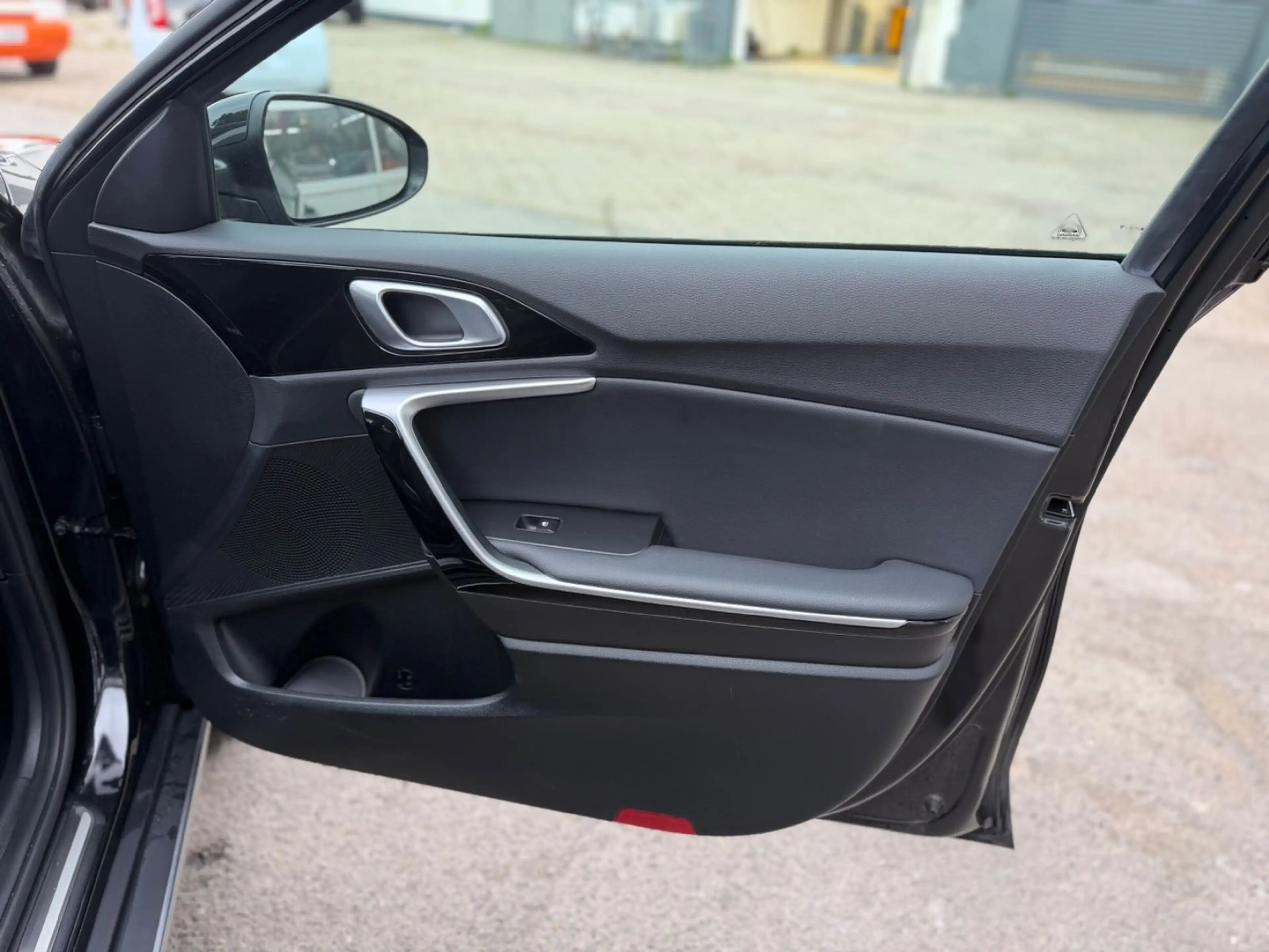 Kia XCeed Spirit Plug-in Hybrid — photo 13
