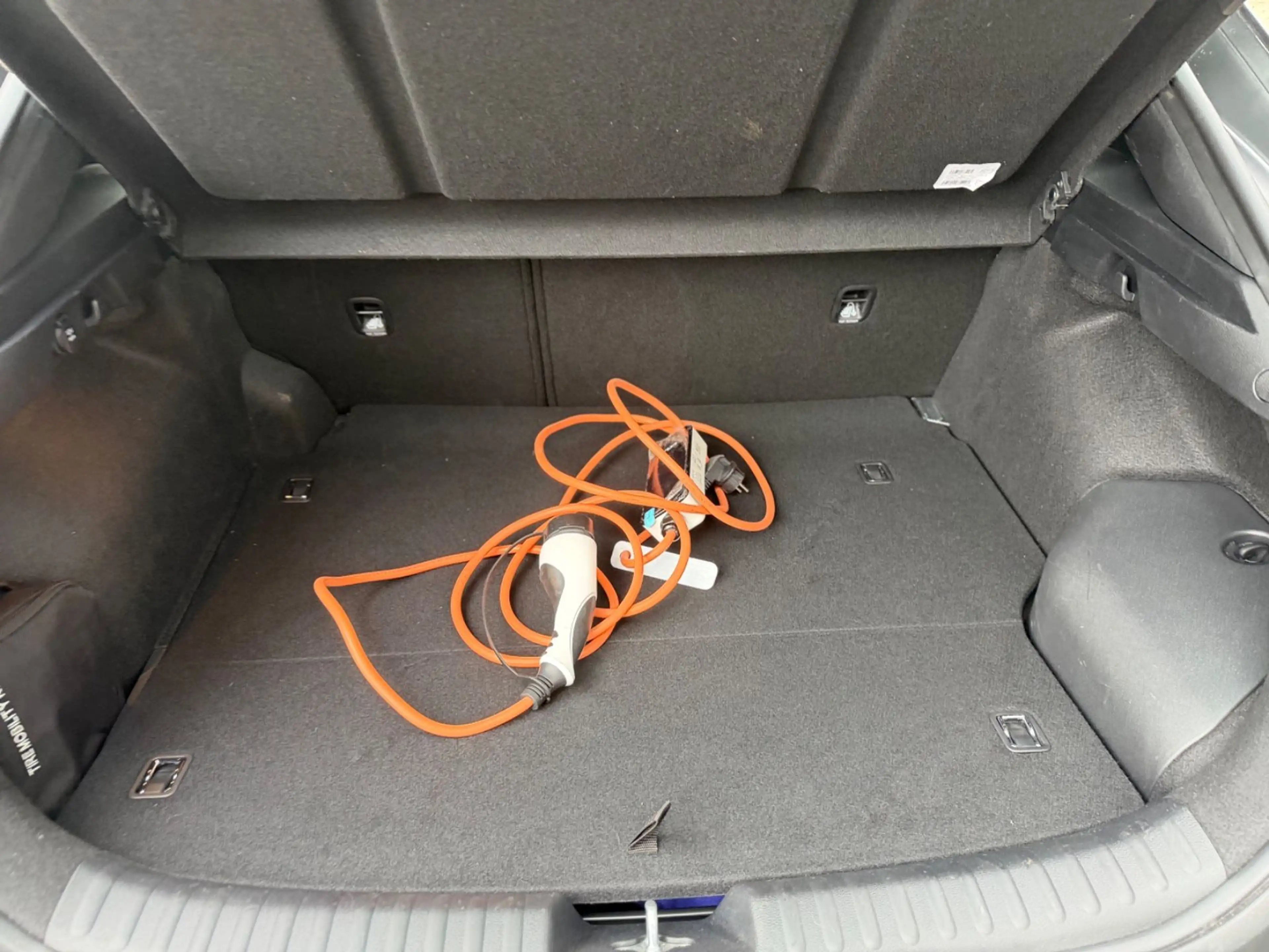 Kia XCeed Spirit Plug-in Hybrid — photo 11
