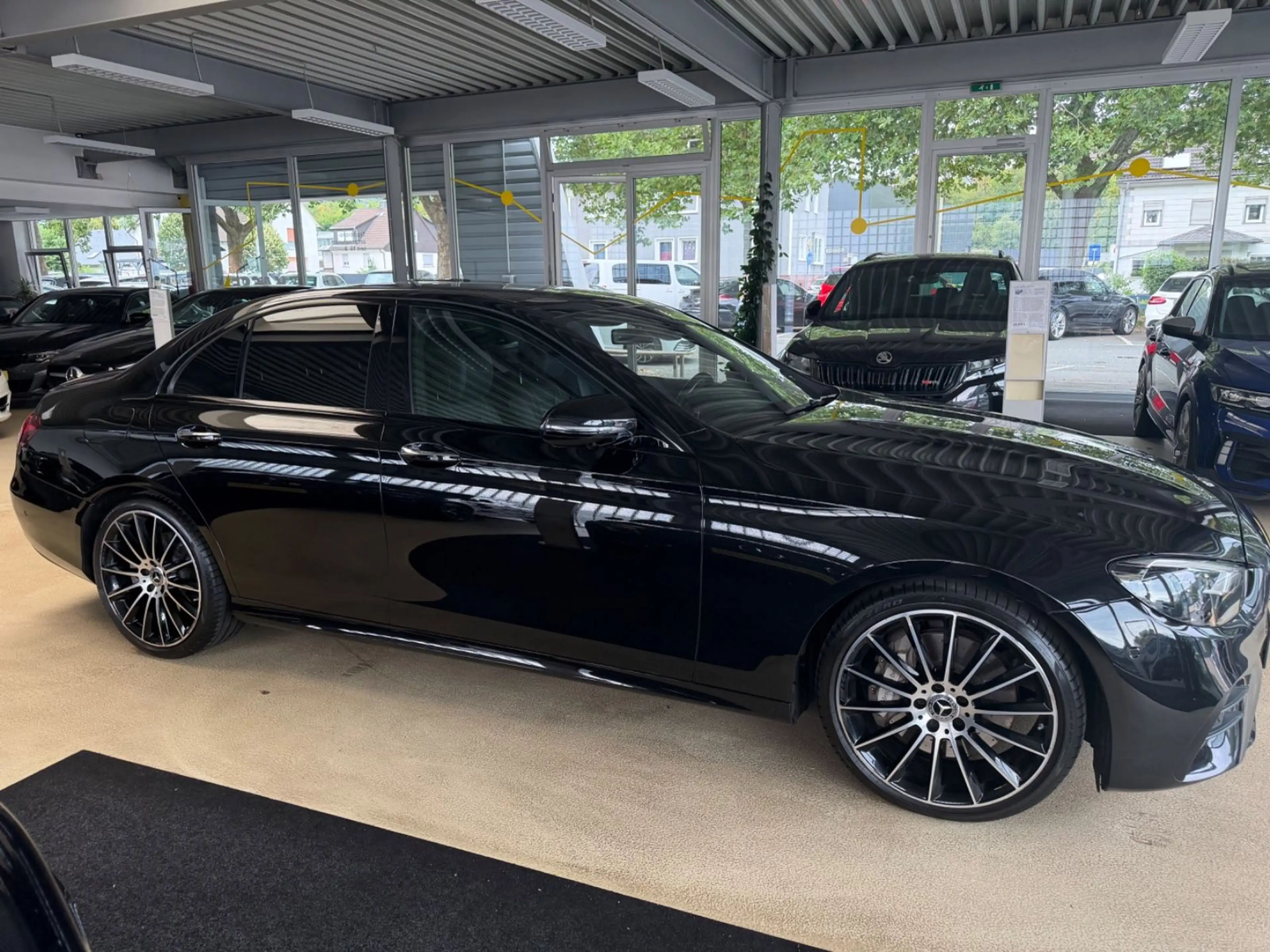 Mercedes-Benz E 400 4Matic*AMG-Line*Burmester — photo 2