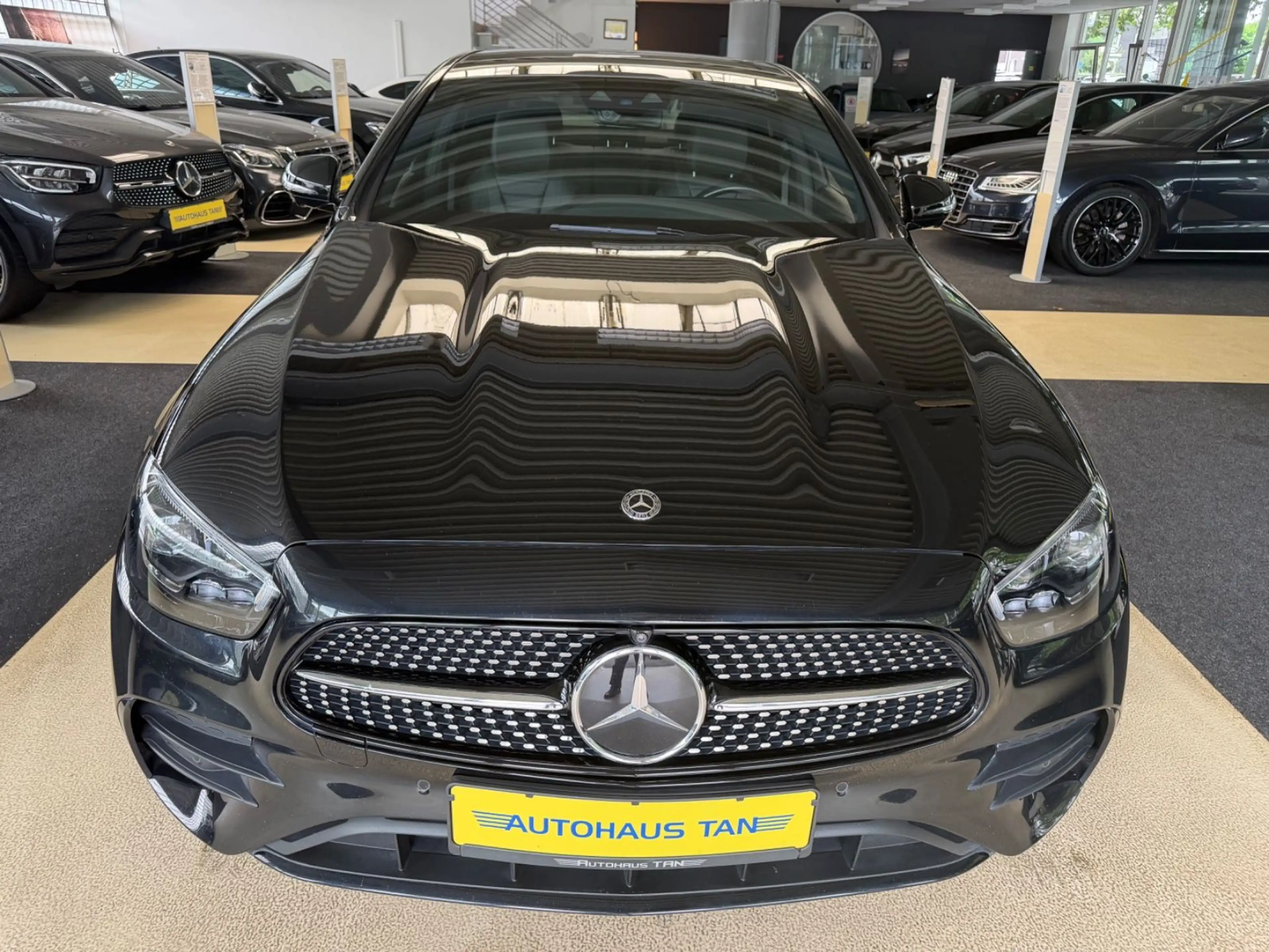 Mercedes-Benz E 400 4Matic*AMG-Line*Burmester — photo 6