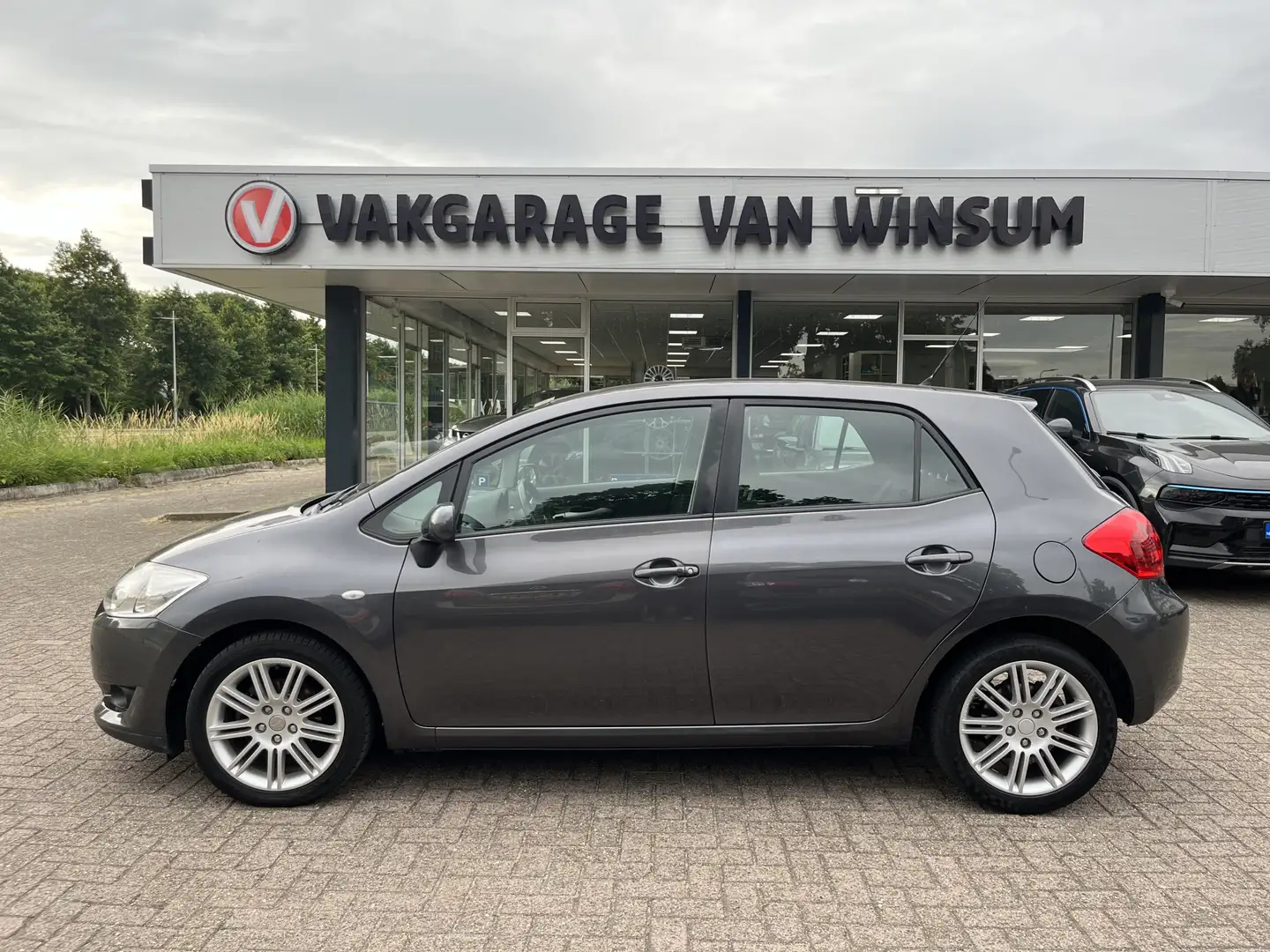 Toyota Auris 1.6-16V Luna Klima Cruise Lmv Grijs - 2