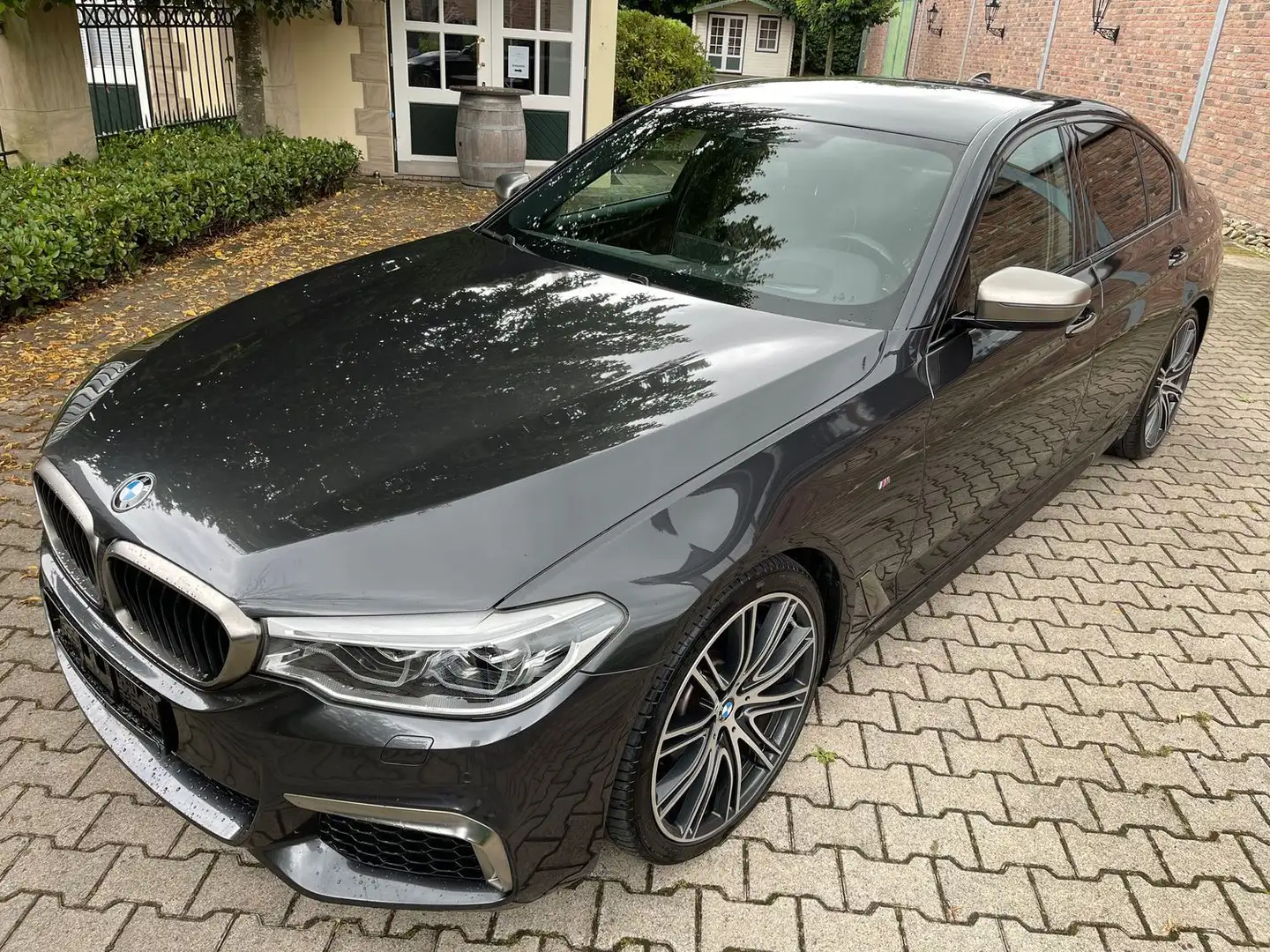BMW 550 M550 i BRD xDrive Voll Dig Kamera M Navi Grau - 2