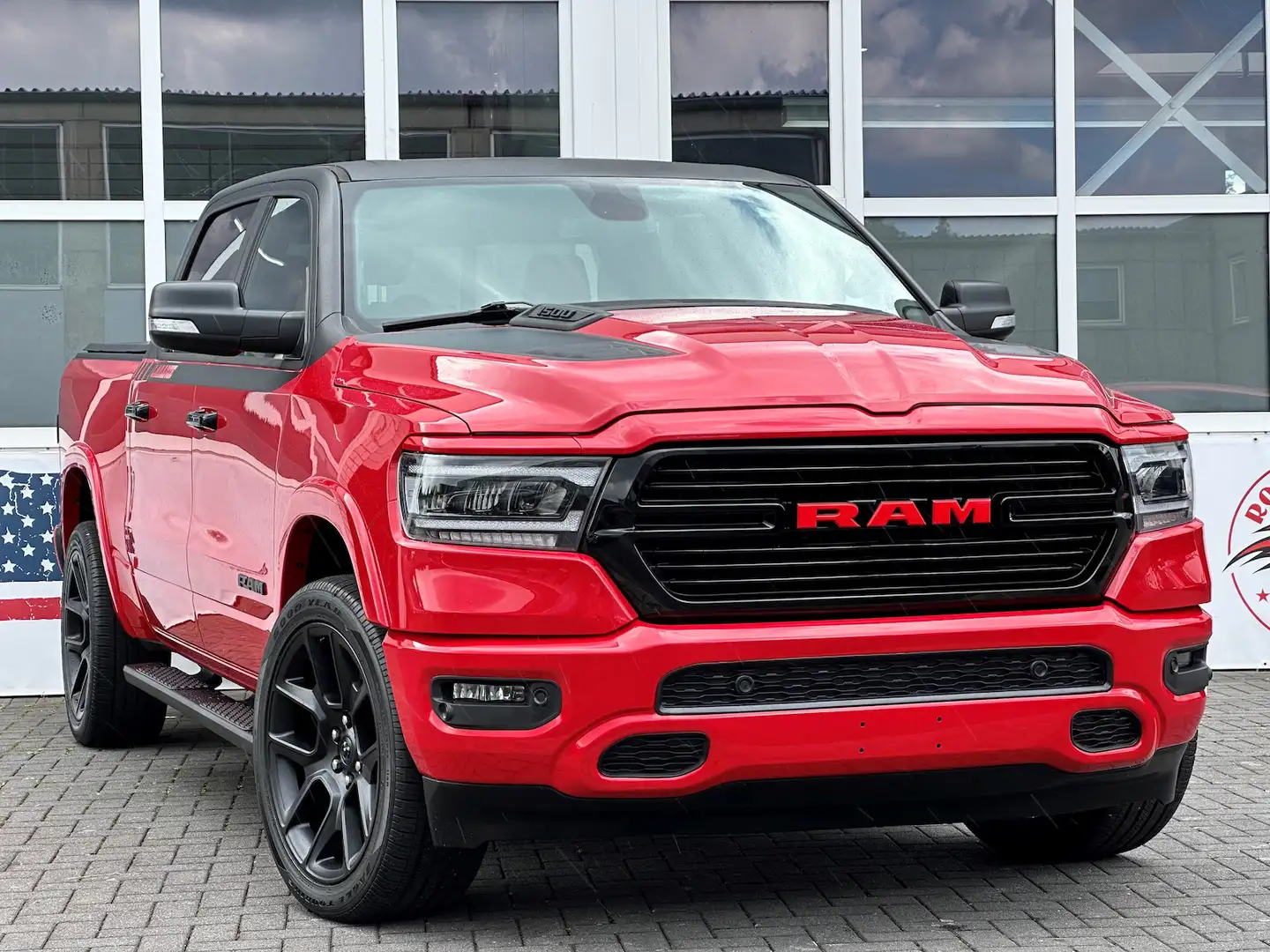 Dodge RAM 1500 Laramie 5,7L 4x4 12´Displ LED Pano 22´´ Rot - 1