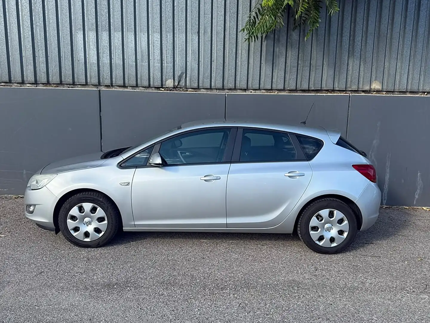 Opel Astra 1,6 Ecotec Edition | PICKERL BIS 01/2027 | Grau - 2