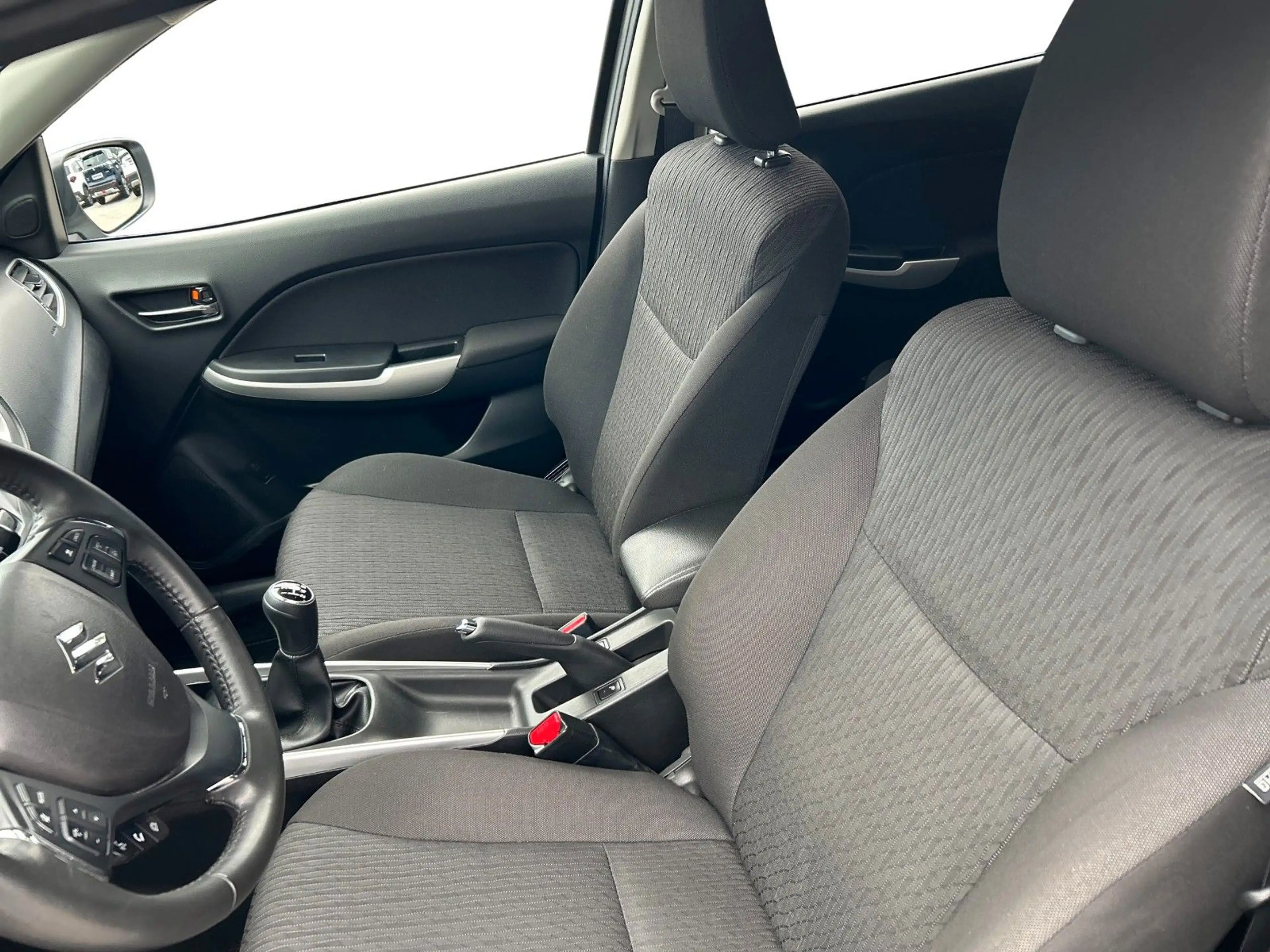Suzuki Baleno 1.0 BOOSTERJET MT Comfort — photo 10