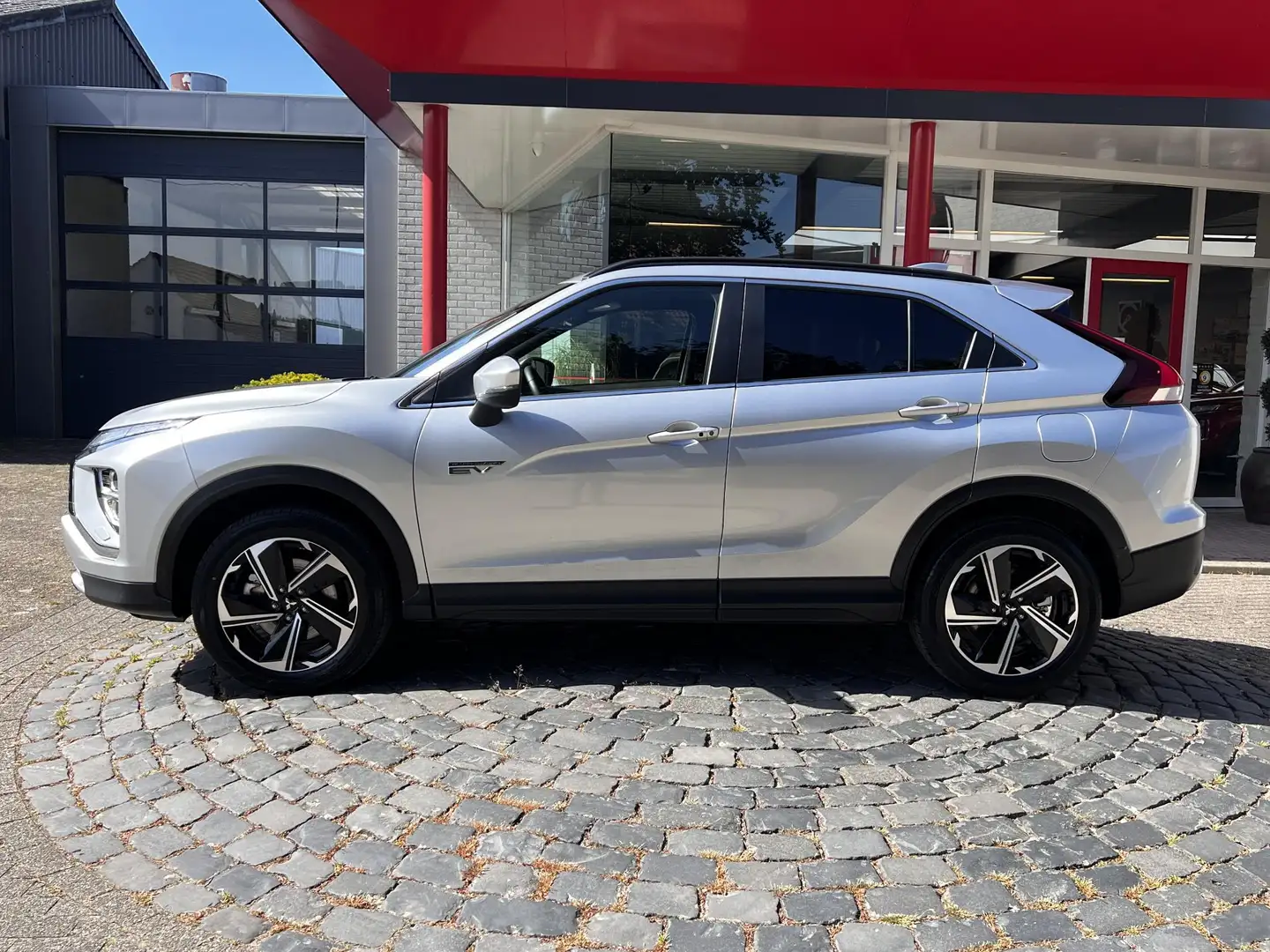 Mitsubishi Eclipse Cross 2.4 PHEV Intense+ | 18" LMV | Carplay | Camera | N Grijs - 2