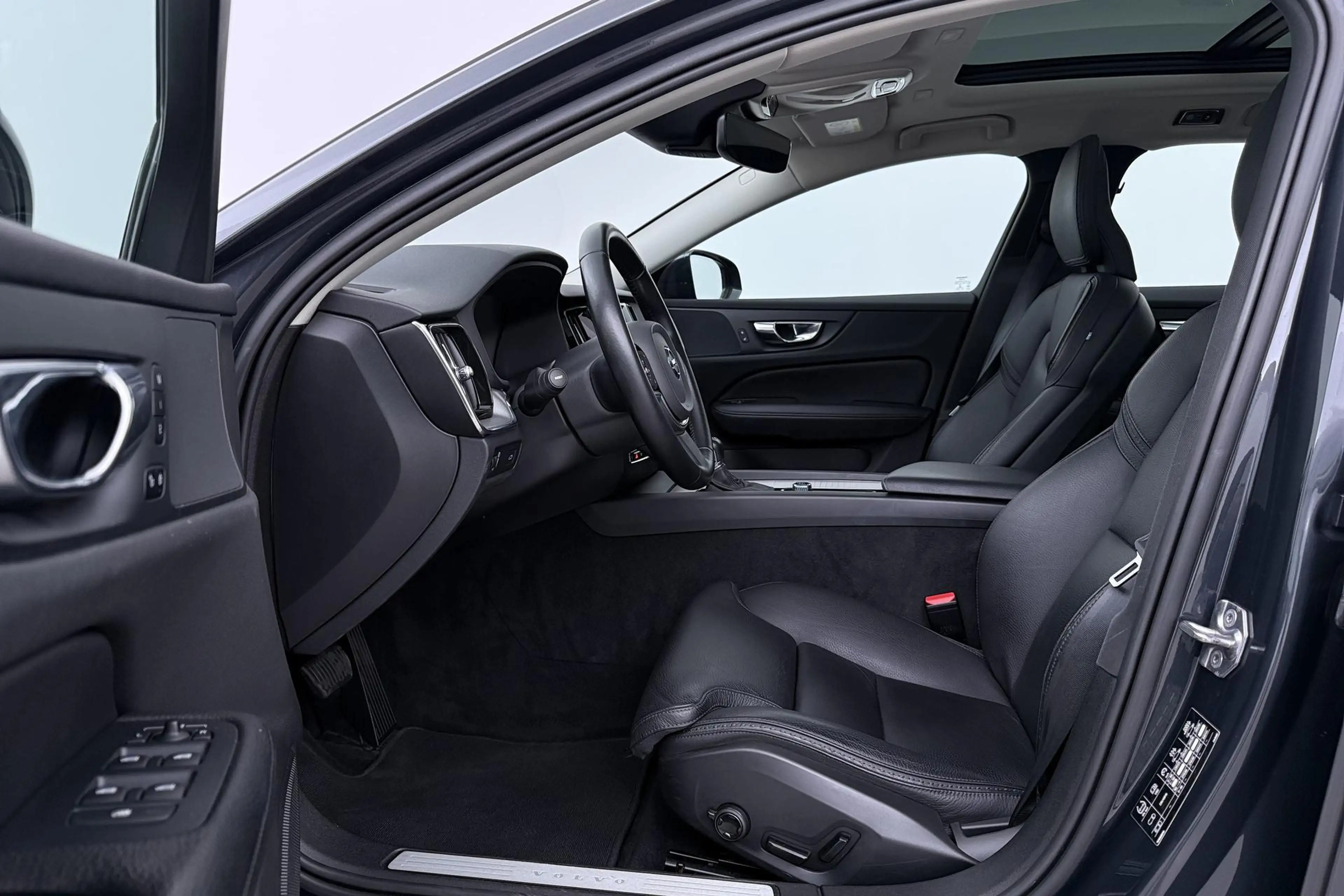 Volvo V60 Cross Country 2.0 D4 AWD Pro | Trekhaak | Panoramadak | Camera | — photo 3