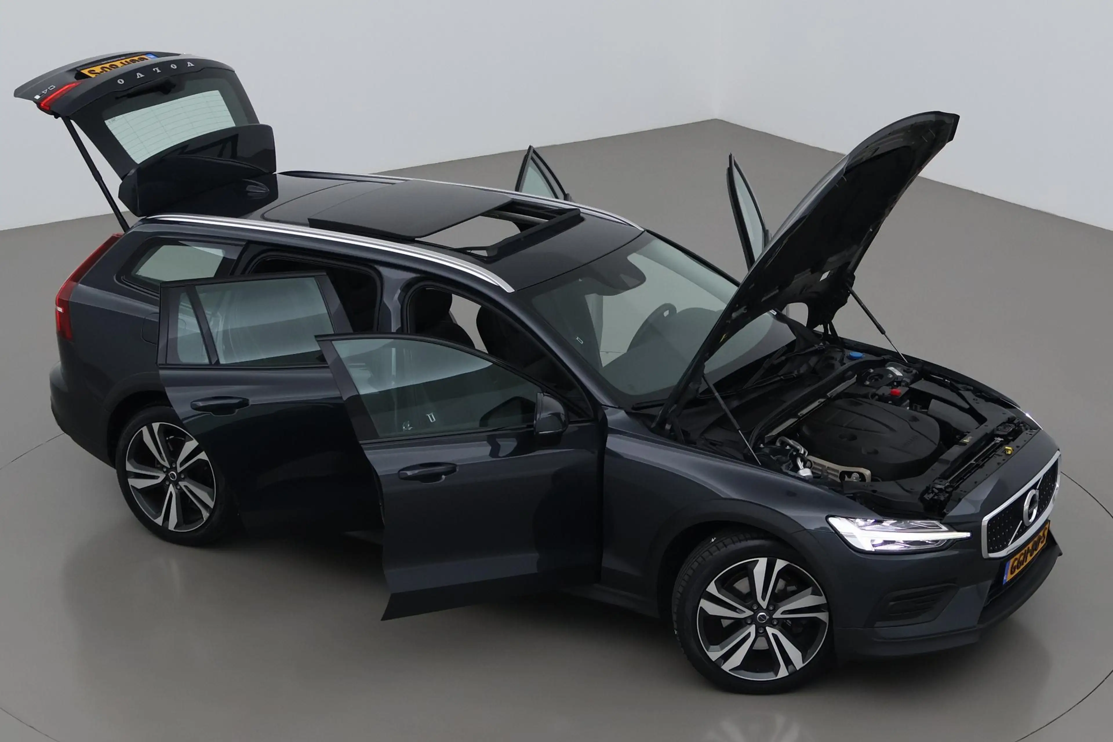 Volvo V60 Cross Country 2.0 D4 AWD Pro | Trekhaak | Panoramadak | Camera | — photo 6