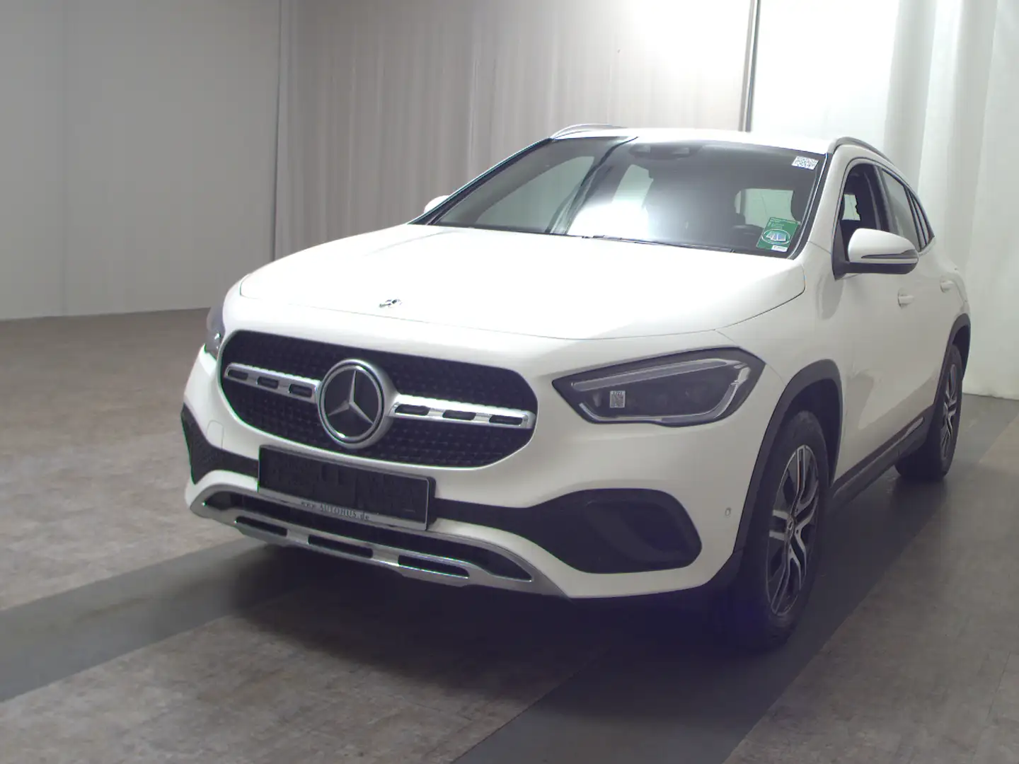Mercedes-Benz GLA 200 d Progressive AHK LED Navi Leder ACC vc Weiß - 2