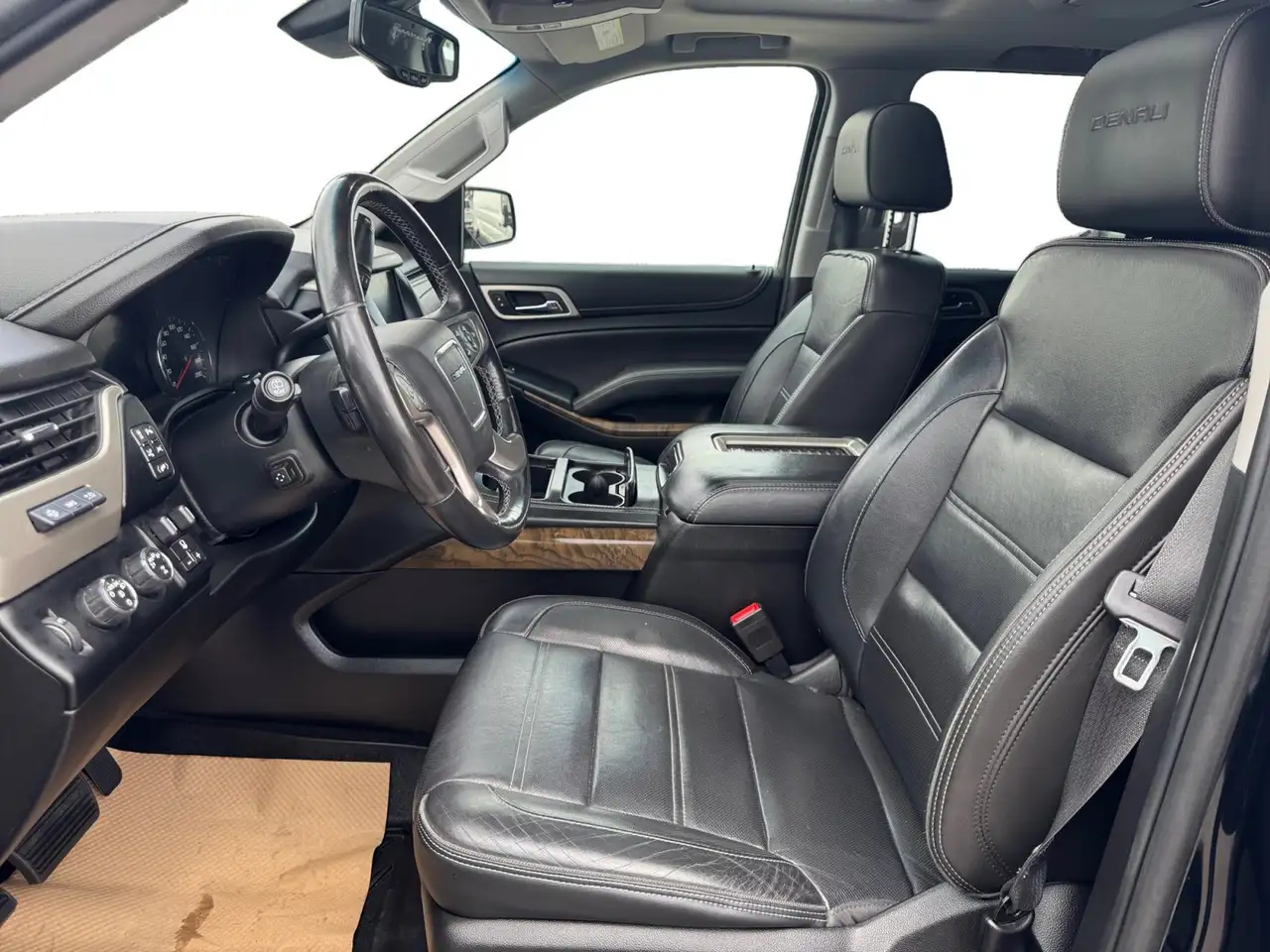 GMC Yukon снимка GMC Yukon