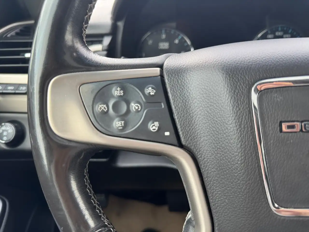 GMC Yukon снимка GMC Yukon