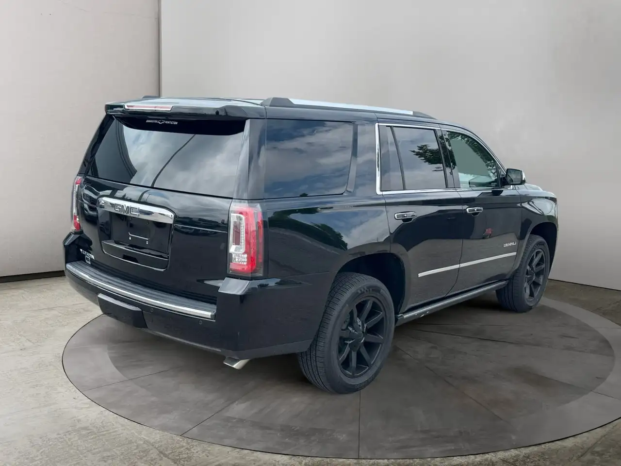 GMC Yukon снимка GMC Yukon