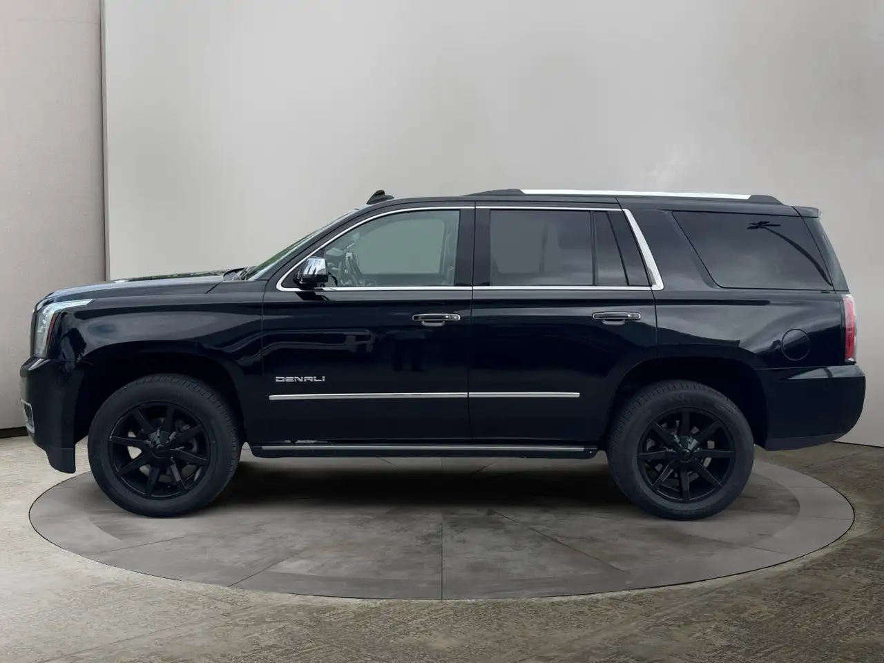 GMC Yukon снимка GMC Yukon