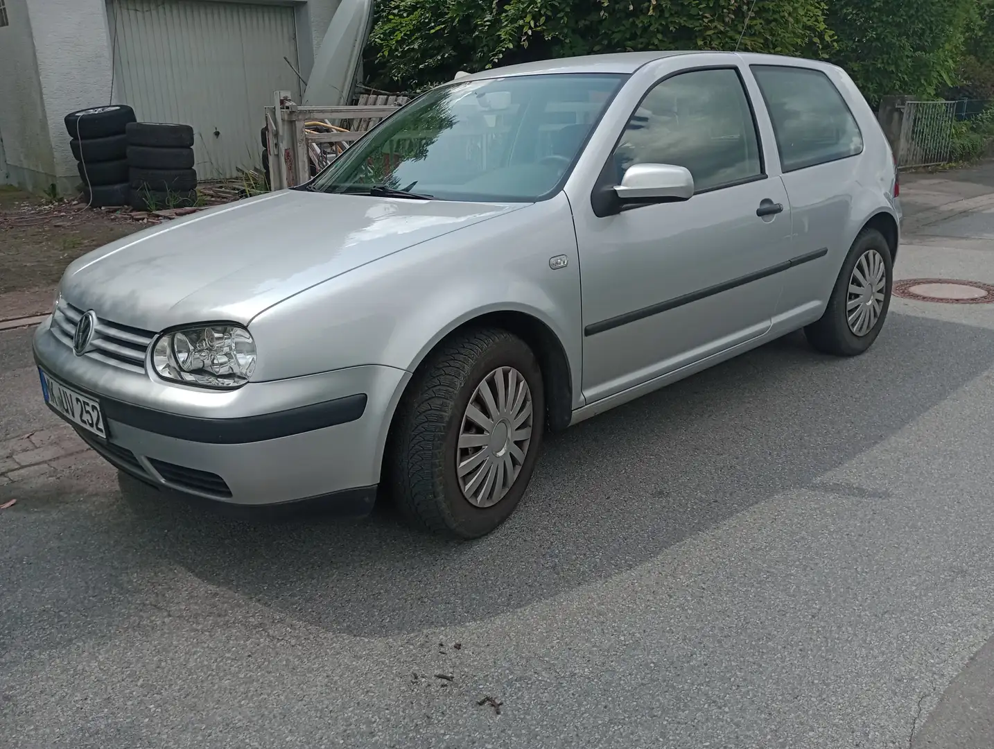 Volkswagen Golf Golf IV Automatik, guter Zustand, TÜV 01/2027 Silber - 1