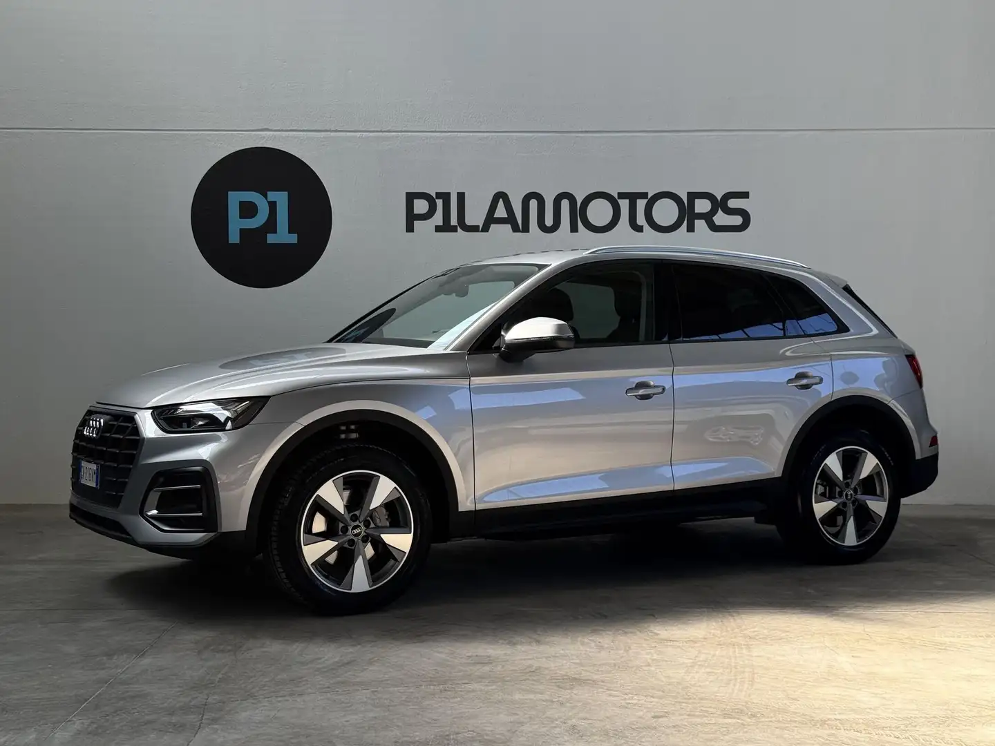 Audi Q5 40 TDI 204 CV quattro S tronic Business Advanced Argent - 1