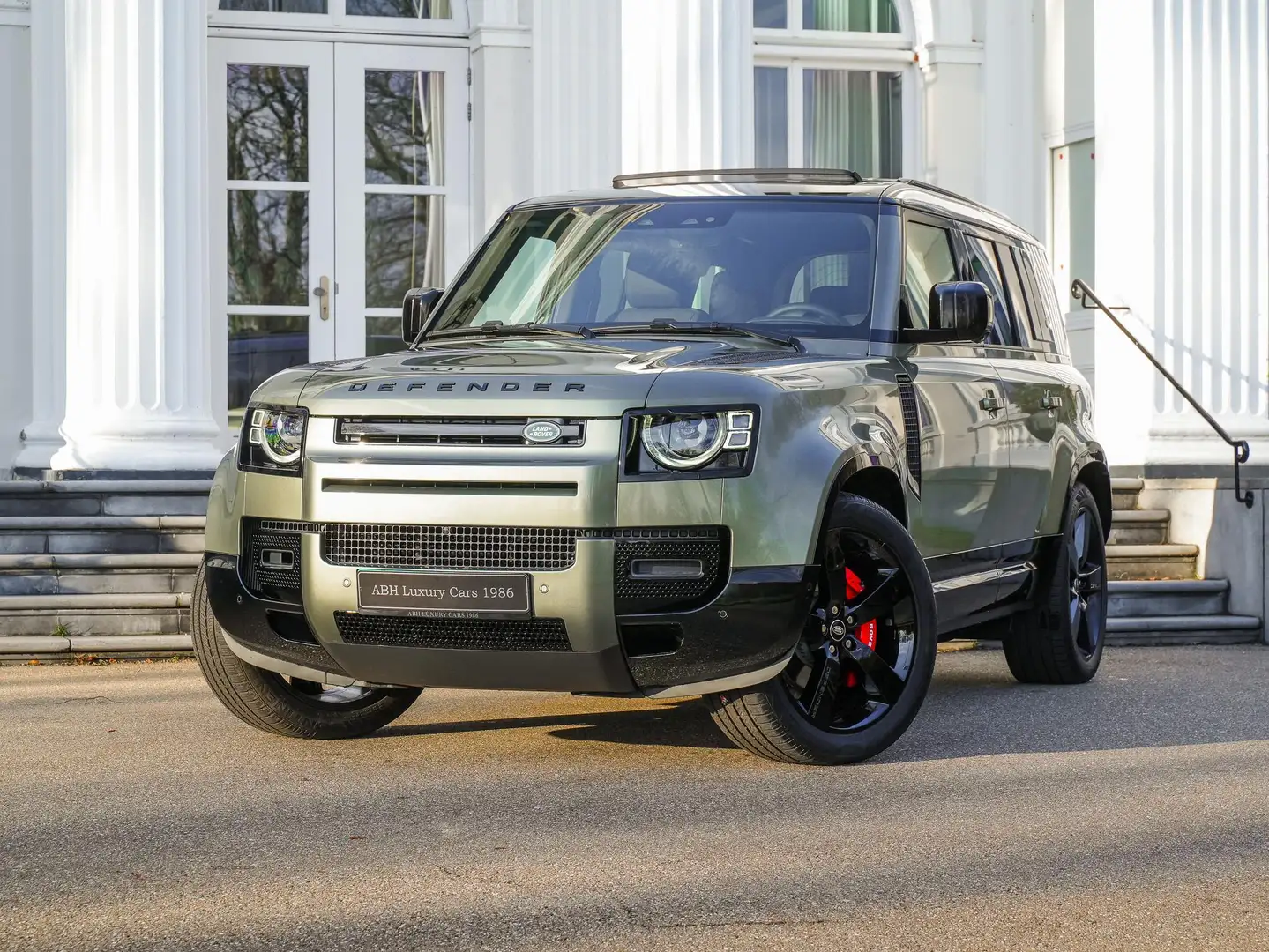 Land Rover Defender 2.0 P300e 110 X-Dynamic SE | Panorama | 6P | 360 c Groen - 2