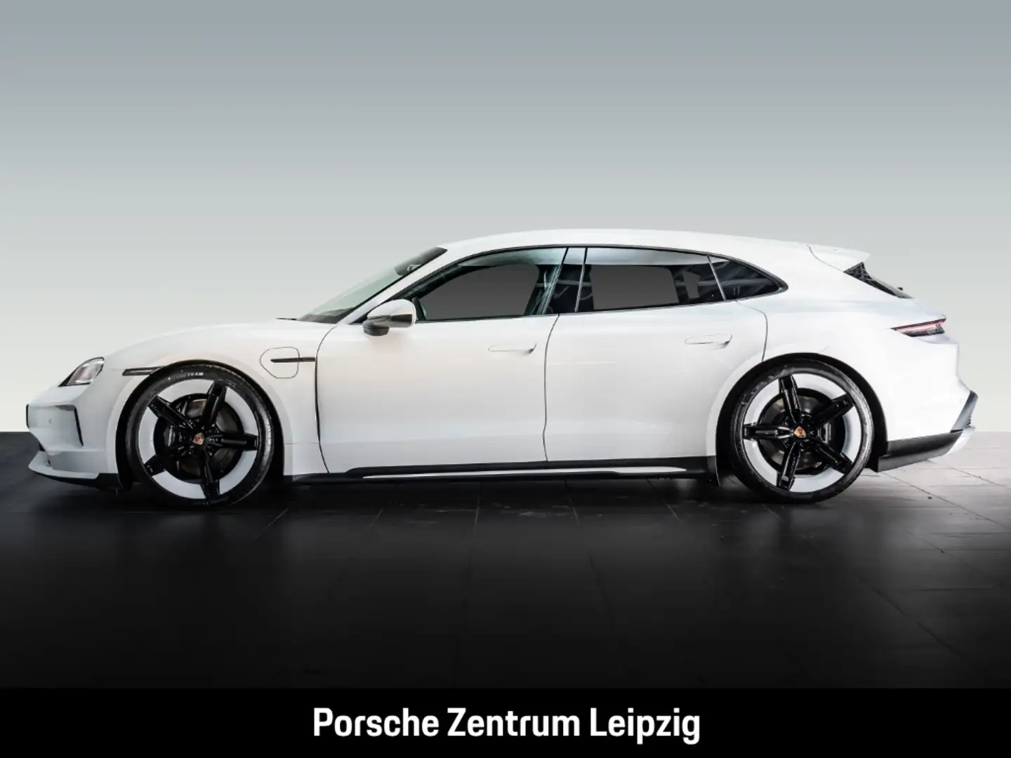 Porsche Taycan Sport Turismo SportDesign Matrix ACC Bose Weiß - 2
