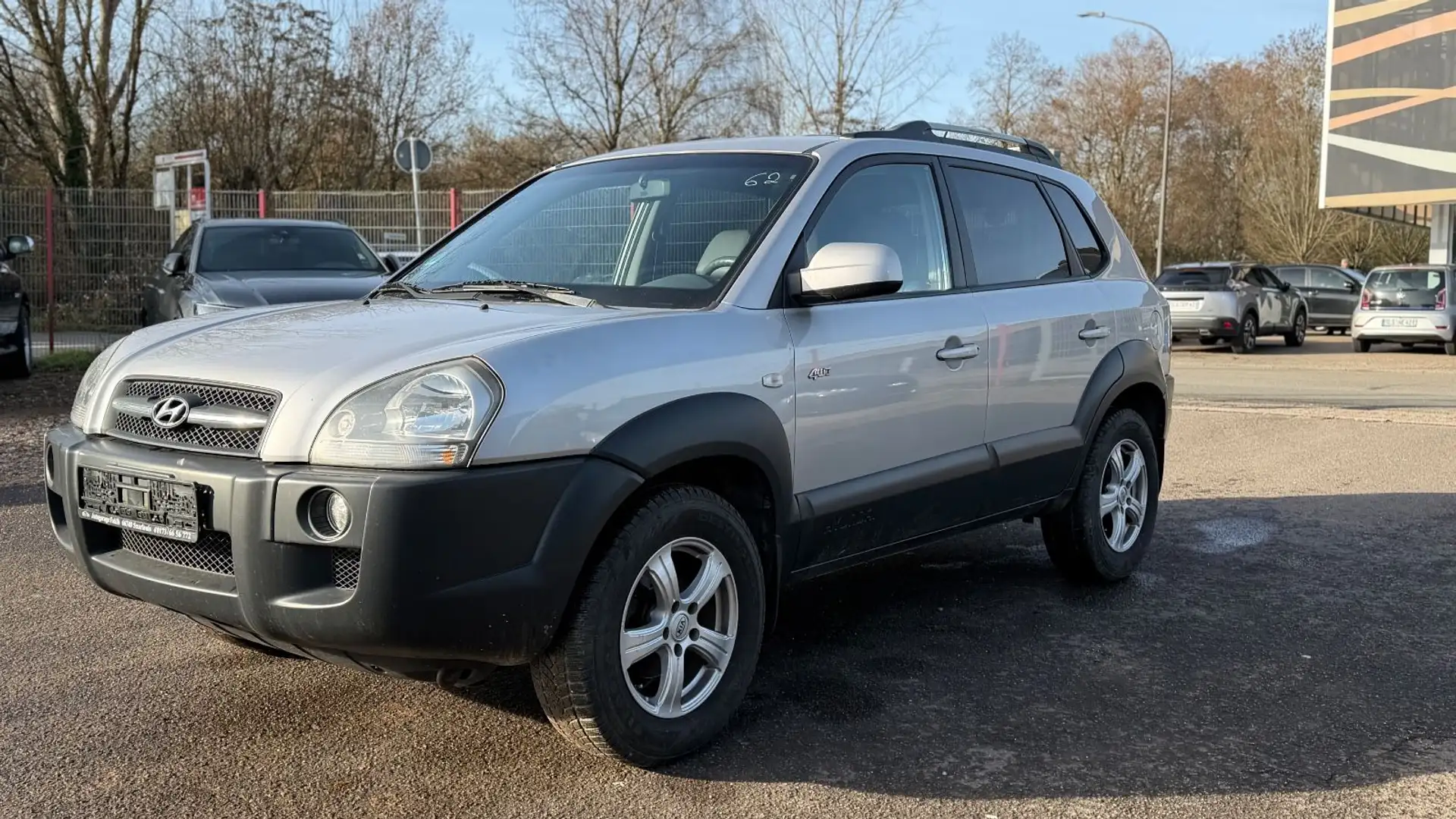 Hyundai TUCSON 2.0 CRDi 4WD Automatik Silber - 1