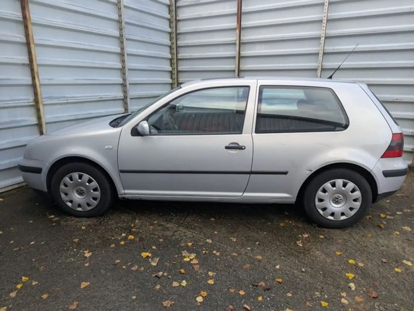 Volkswagen Golf IV 1.9 TDI Limousine*Motor läuft schlecht* Argento - 2