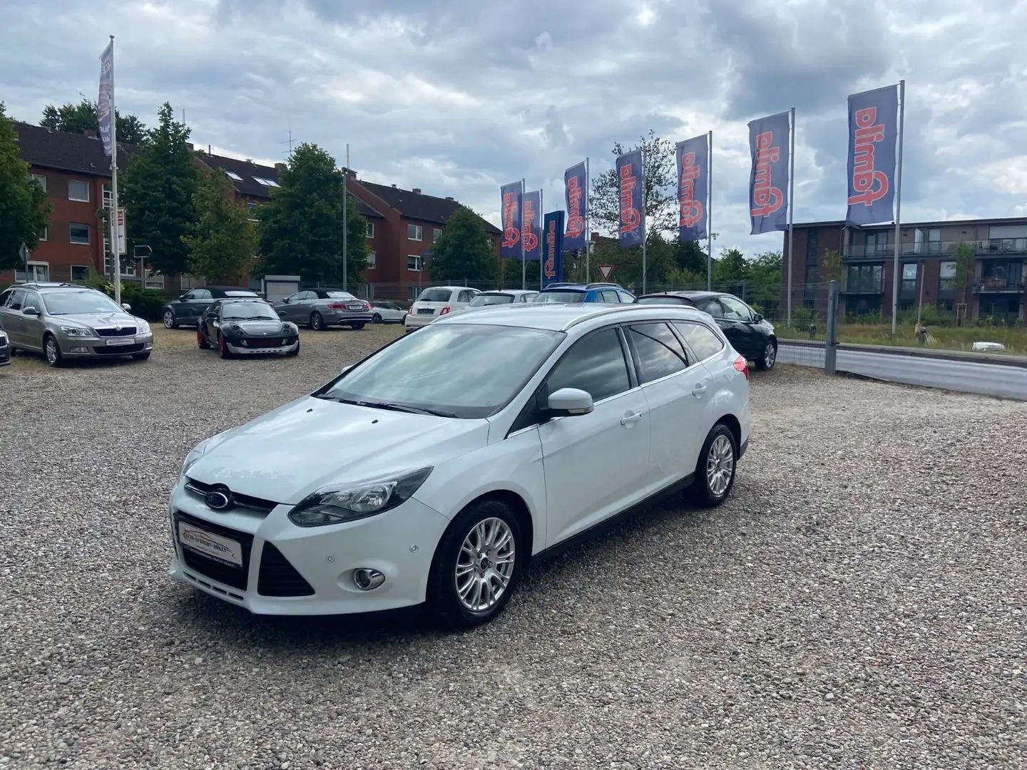 Ford Focus 2,0TDCi 103kW PowerSh. Titanium Turnier Weiß - 2