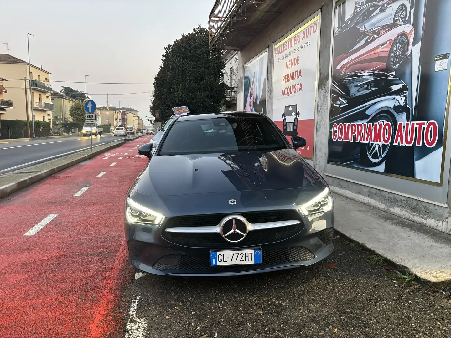 Mercedes-Benz CLA 180 CLA Sh.Brake - X118 Shooting Brake d Business auto Blauw - 2