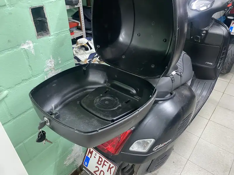 Vespa GTS Super 300 - foto 3