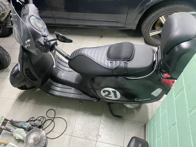 Vespa GTS Super 300 - foto 2