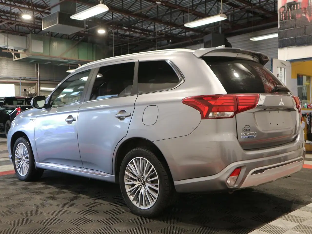 Mitsubishi Outlander снимка Mitsubishi Outlander