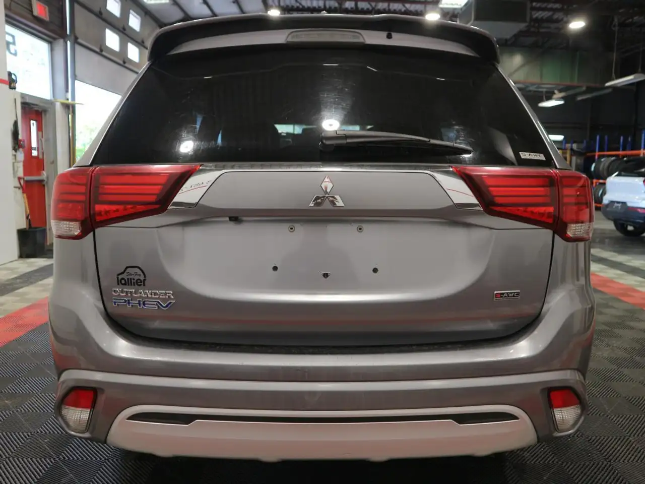 Mitsubishi Outlander снимка Mitsubishi Outlander