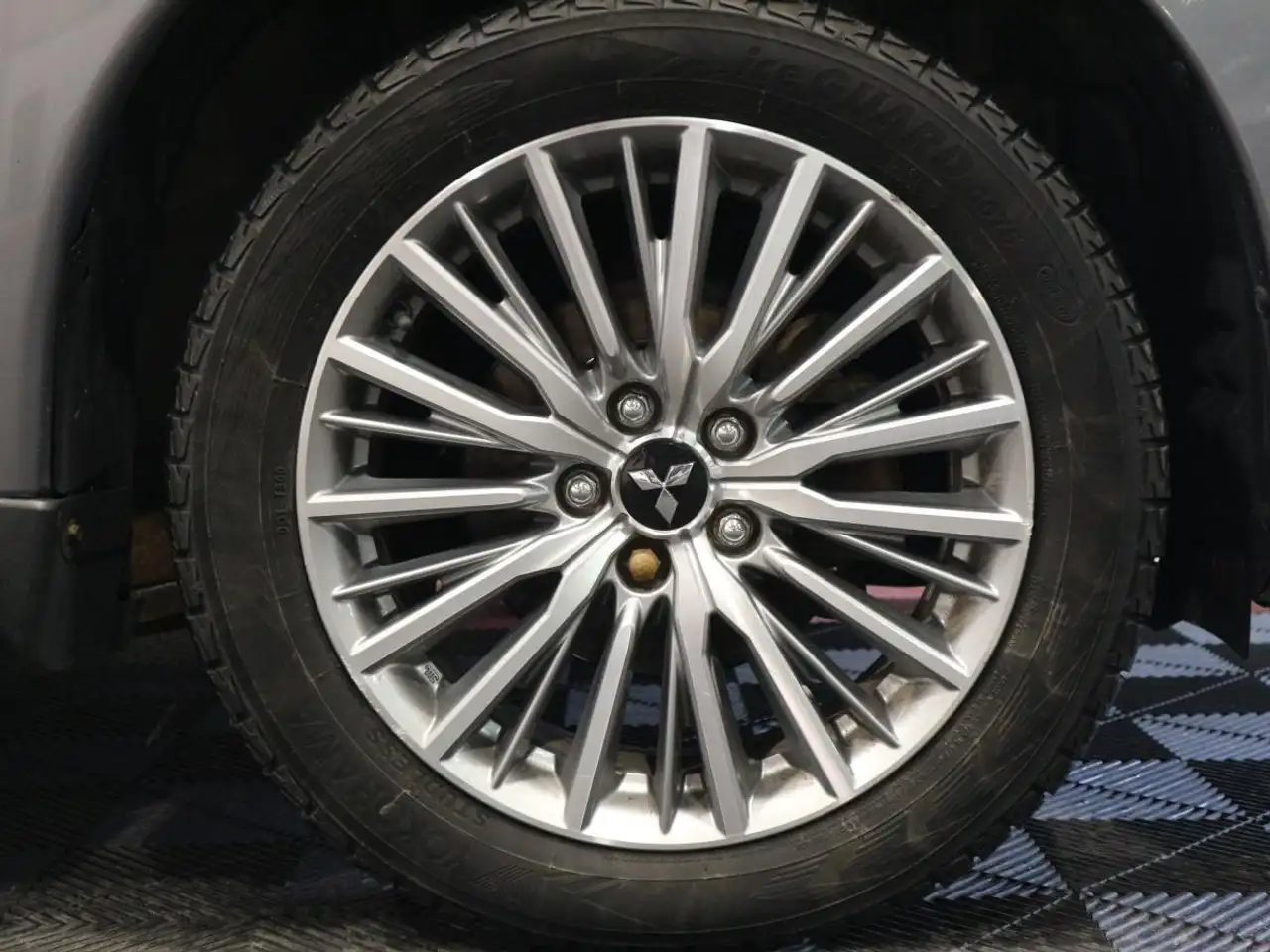 Mitsubishi Outlander снимка Mitsubishi Outlander