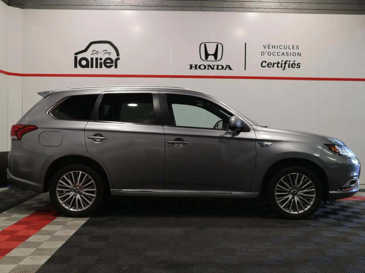 Mitsubishi Outlander снимка Mitsubishi Outlander