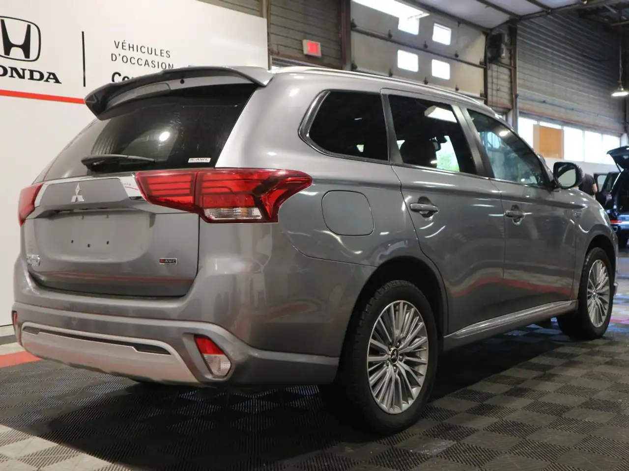 Mitsubishi Outlander снимка Mitsubishi Outlander