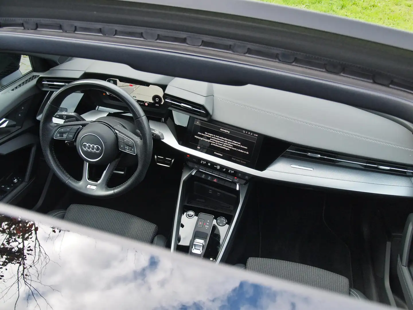 Audi A3 Sportback 35 TFSI S edition | 2X S-Line | Schuifda Grijs - 2