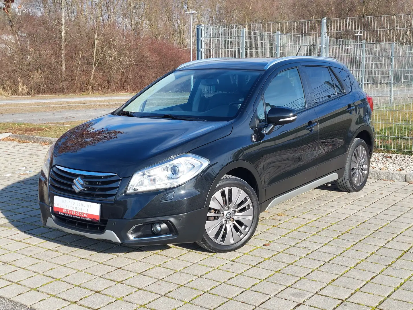 Suzuki SX4 S-Cross 1,6 Allgrip CVT flash **Vollausstattung** Schwarz - 1