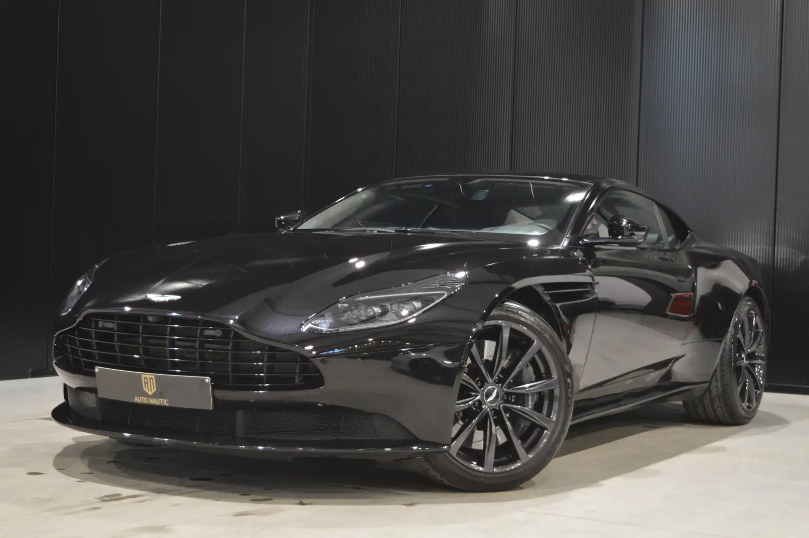 Aston Martin DB11 4.0i V8 Coupé 1 HAND - 26.000 km Negro - 1