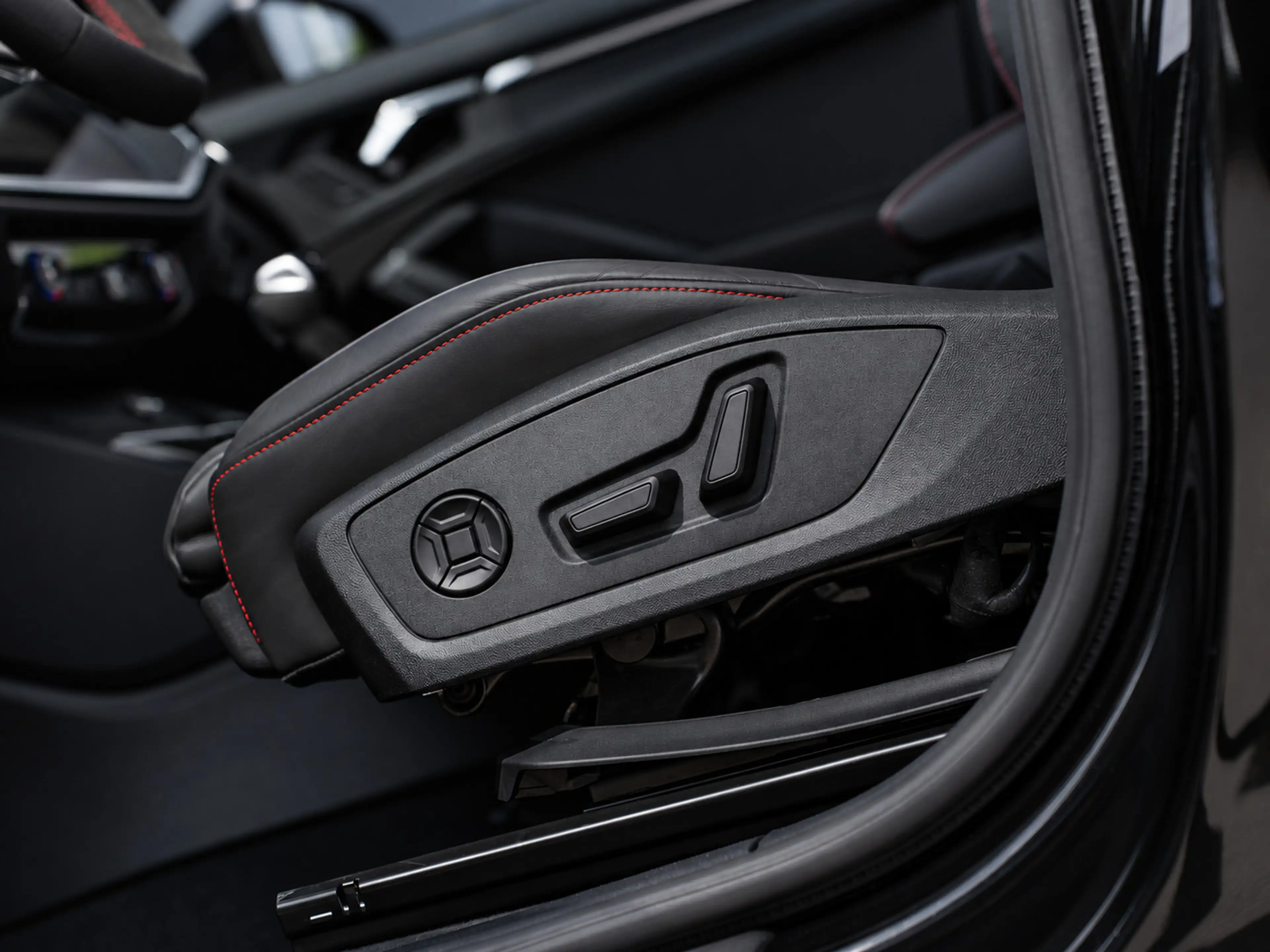 Audi RS Q3 RS Q3 2.5 TFSI — photo 13