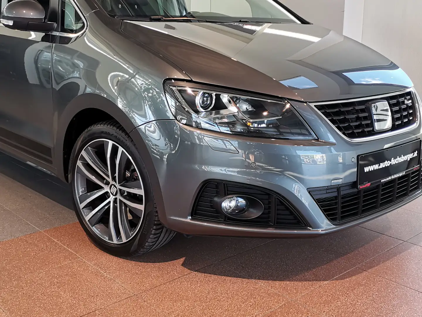 SEAT Altea FR-Line 2.0TDI Allrad 7.Sitzer*AHK*Pano*Kessy*ACC* Grau - 2